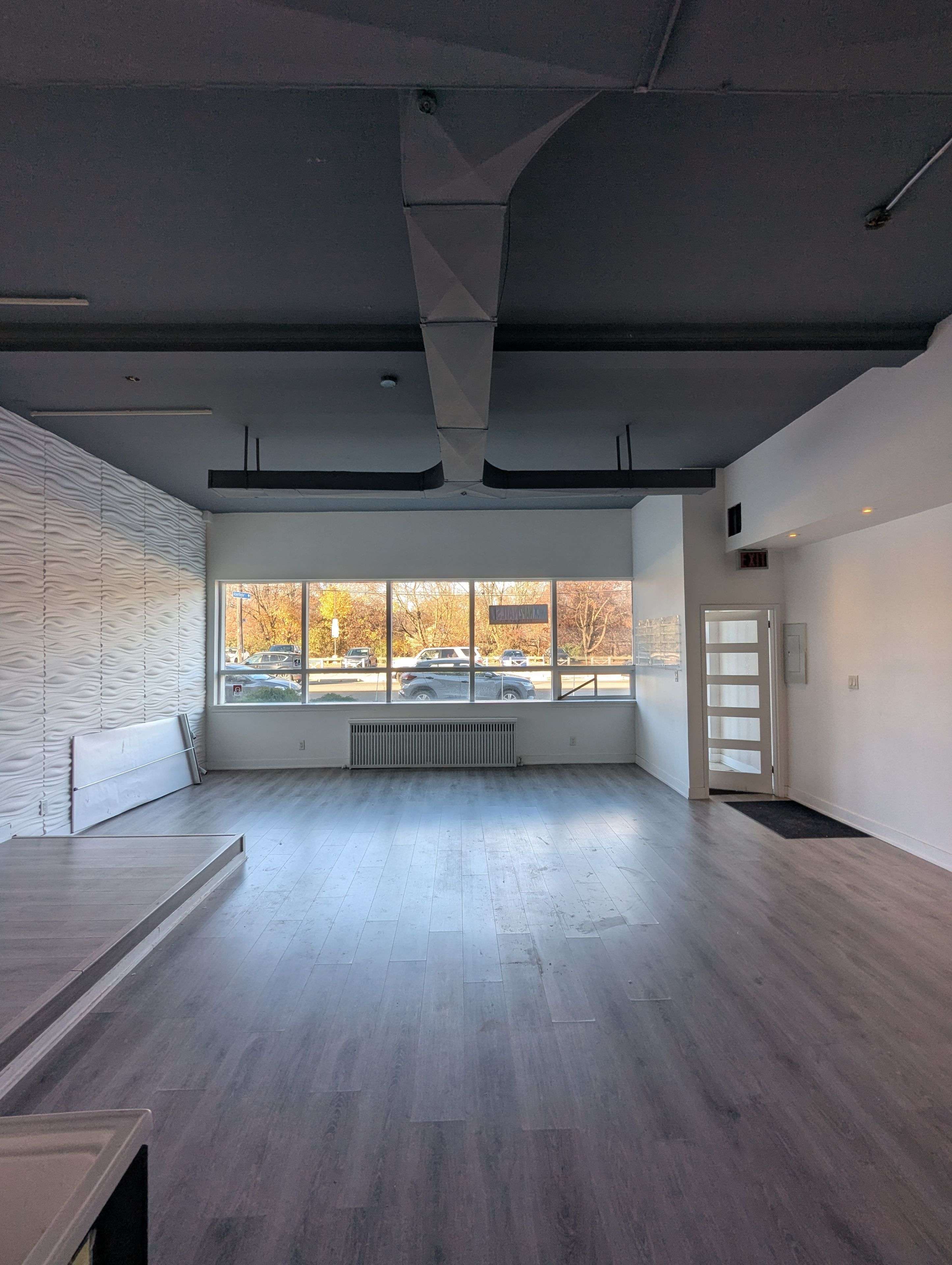 Toronto W07, ON M8X 1E2,3267 Bloor ST W #2