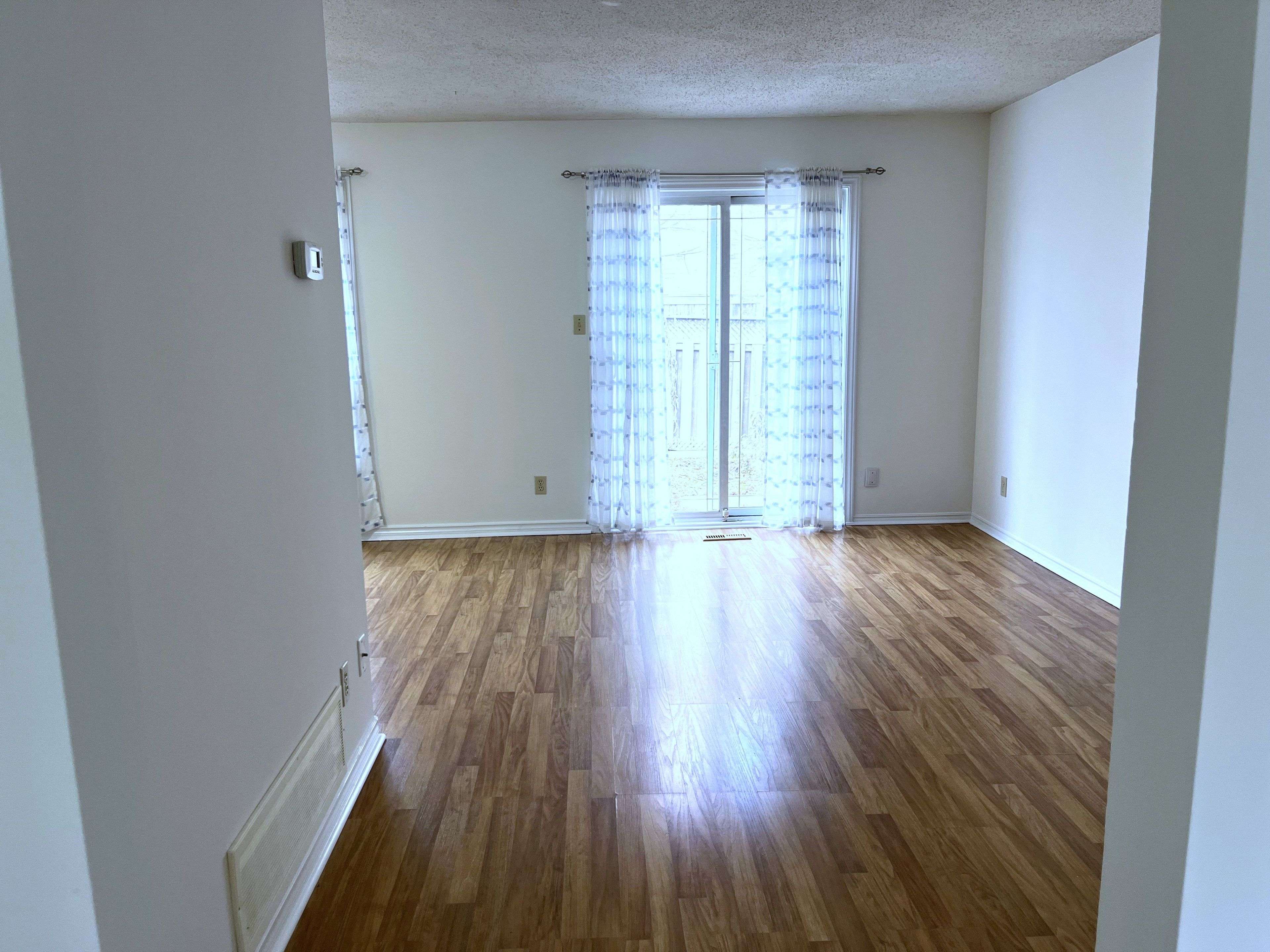 Burlington, ON L7P 2S9,1232 Guelph Line #13