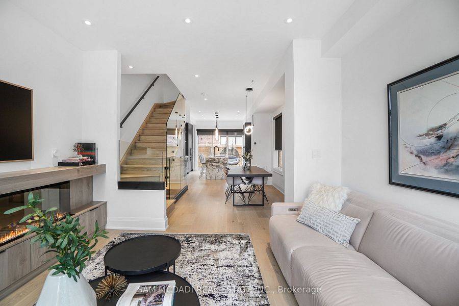 Mississauga, ON L5M 2P6,10 Lunar CRES #24