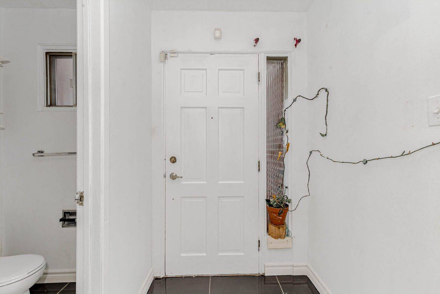 Mississauga, ON L4T 2X7,7406 Darcel AVE E #Unit 1