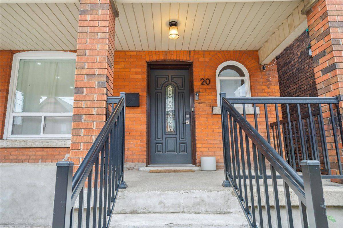 Hamilton, ON L8L 6C4,20 Greenaway AVE