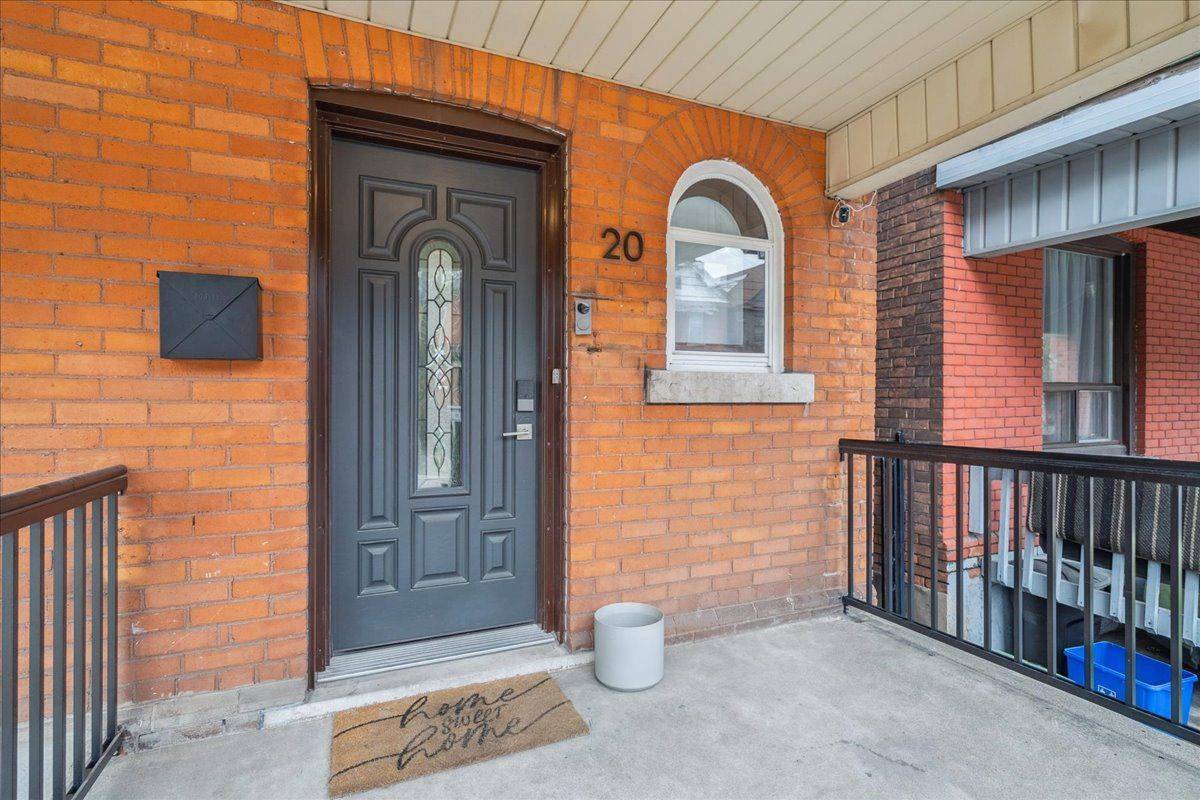 Hamilton, ON L8L 6C4,20 Greenaway AVE