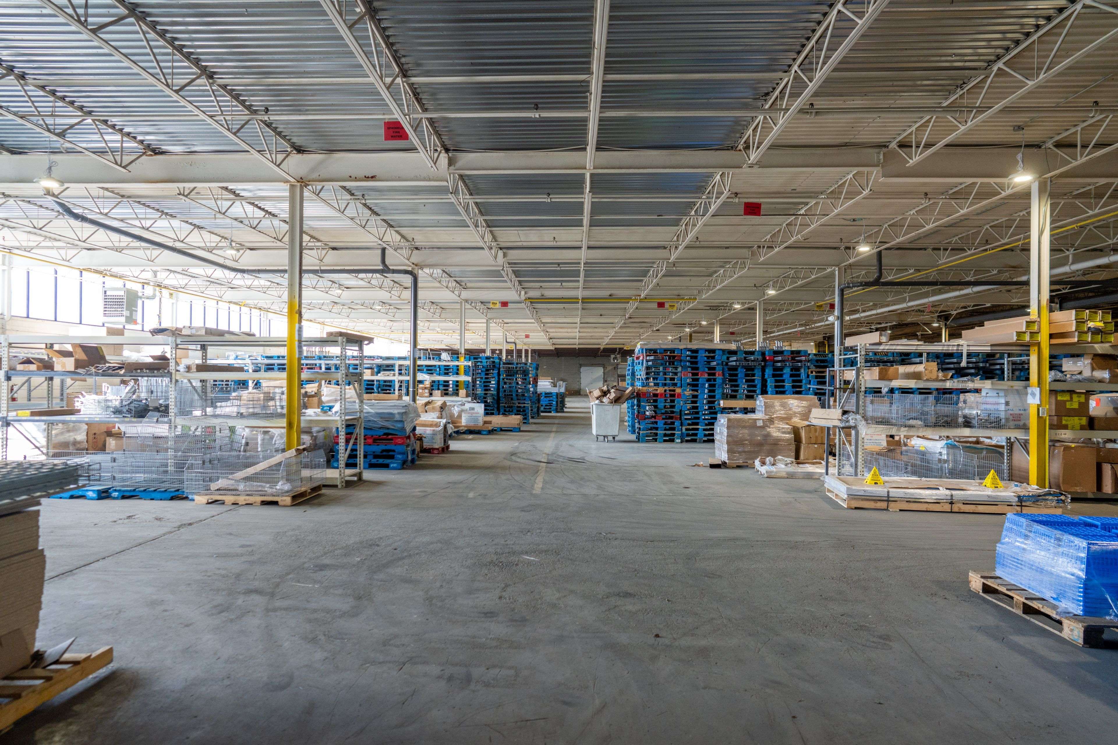 Toronto W05, ON M9L 1Z3,36-38 Milvan DR #1