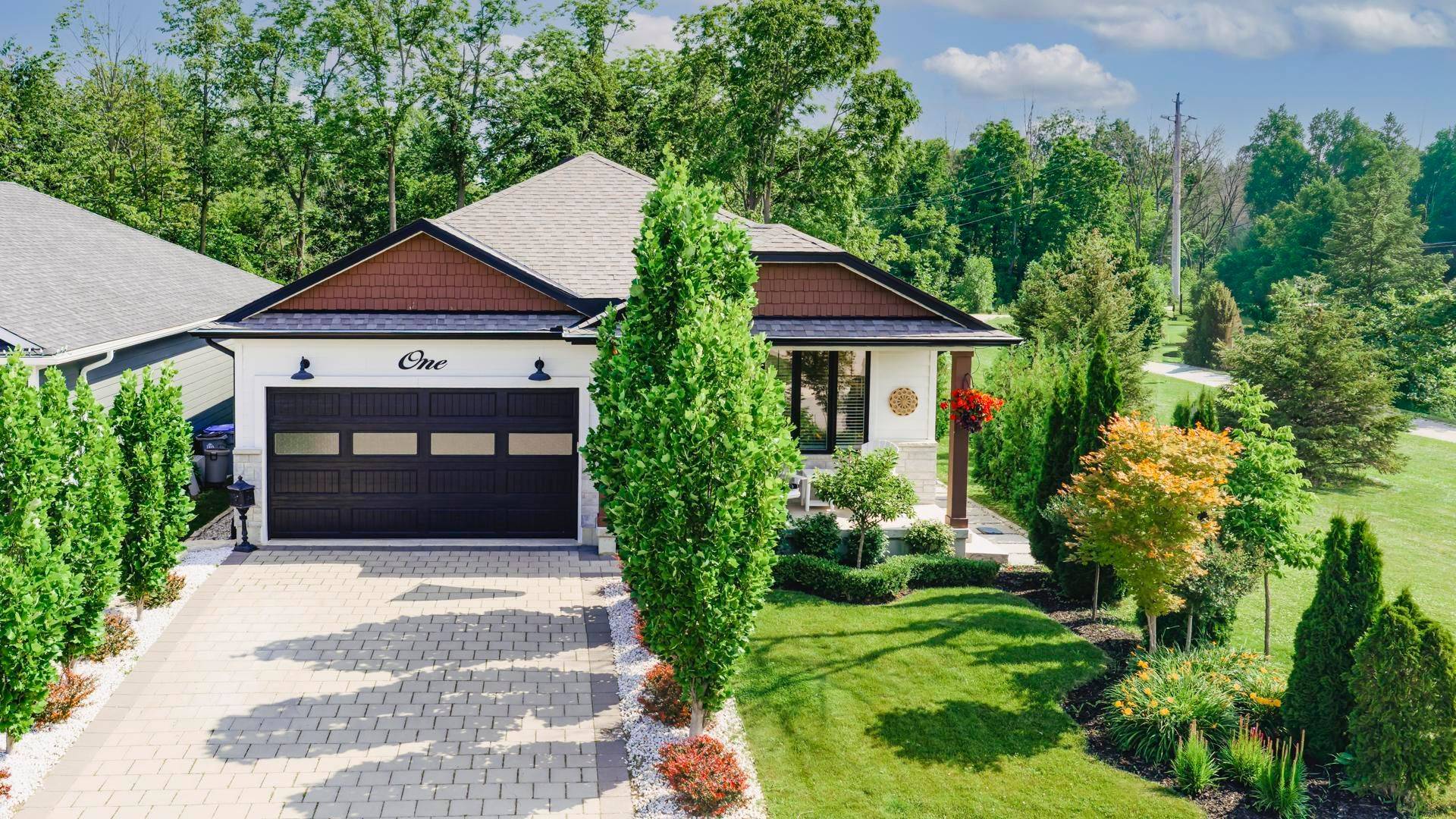 Lambton Shores, ON N0M 1T0,1 Creek Side PL