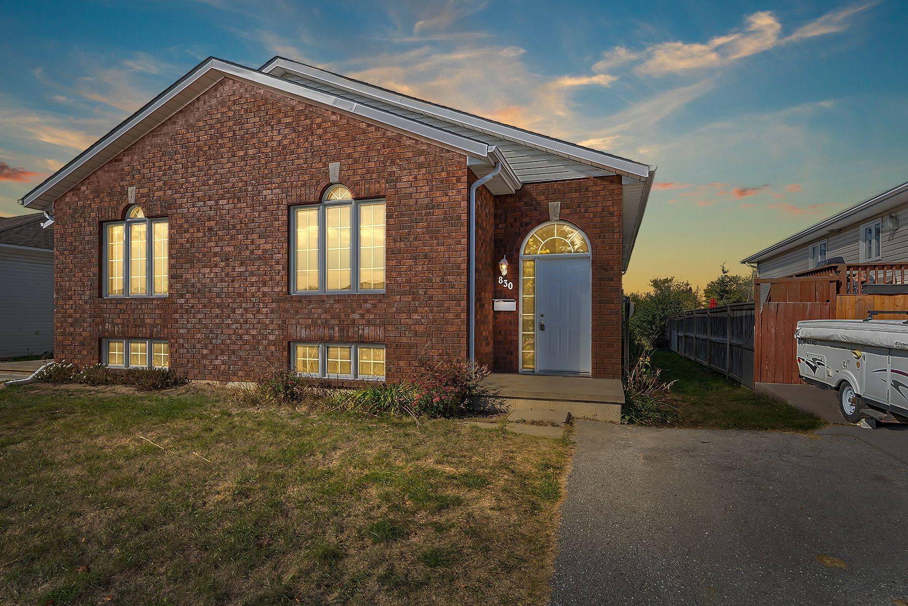 Kingston, ON K7P 0L8,830 Peachwood ST