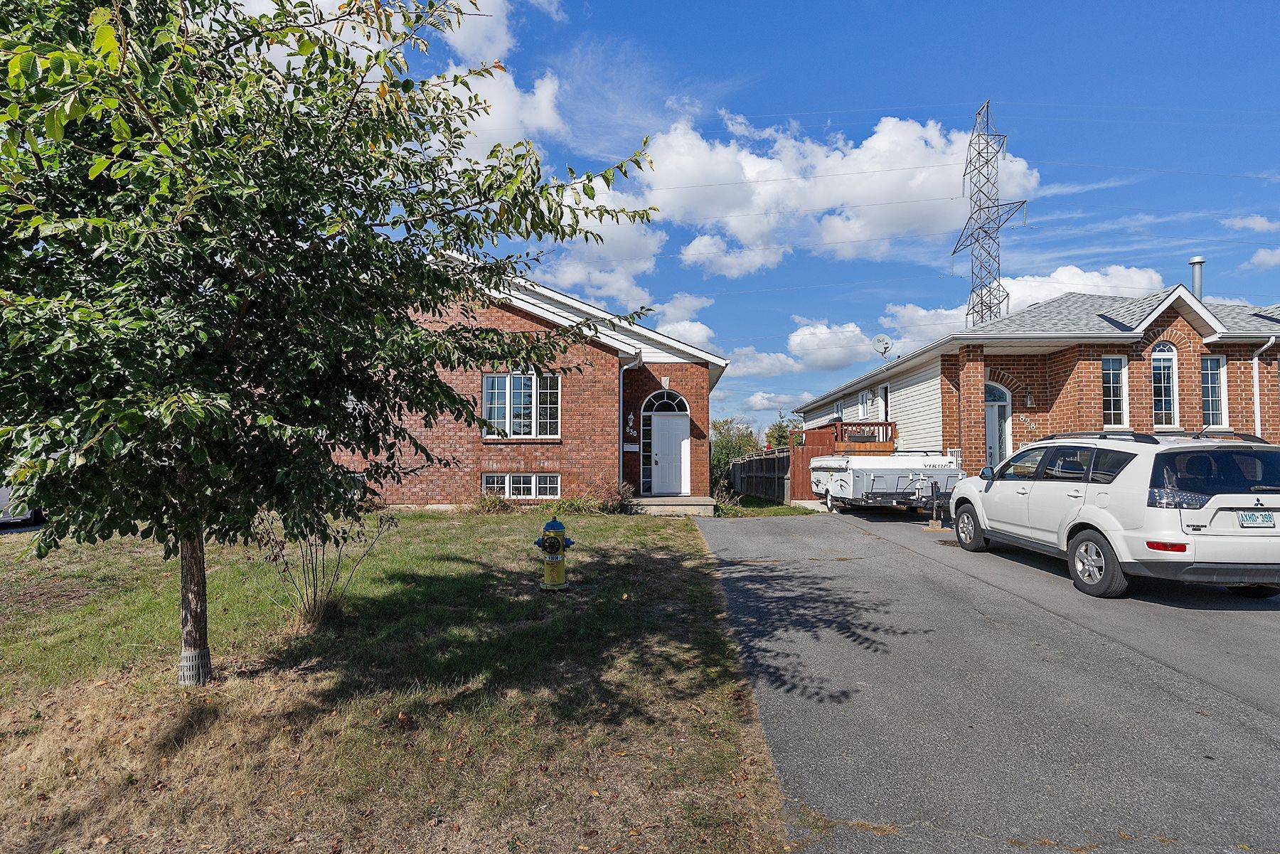 Kingston, ON K7P 0L8,830 Peachwood ST