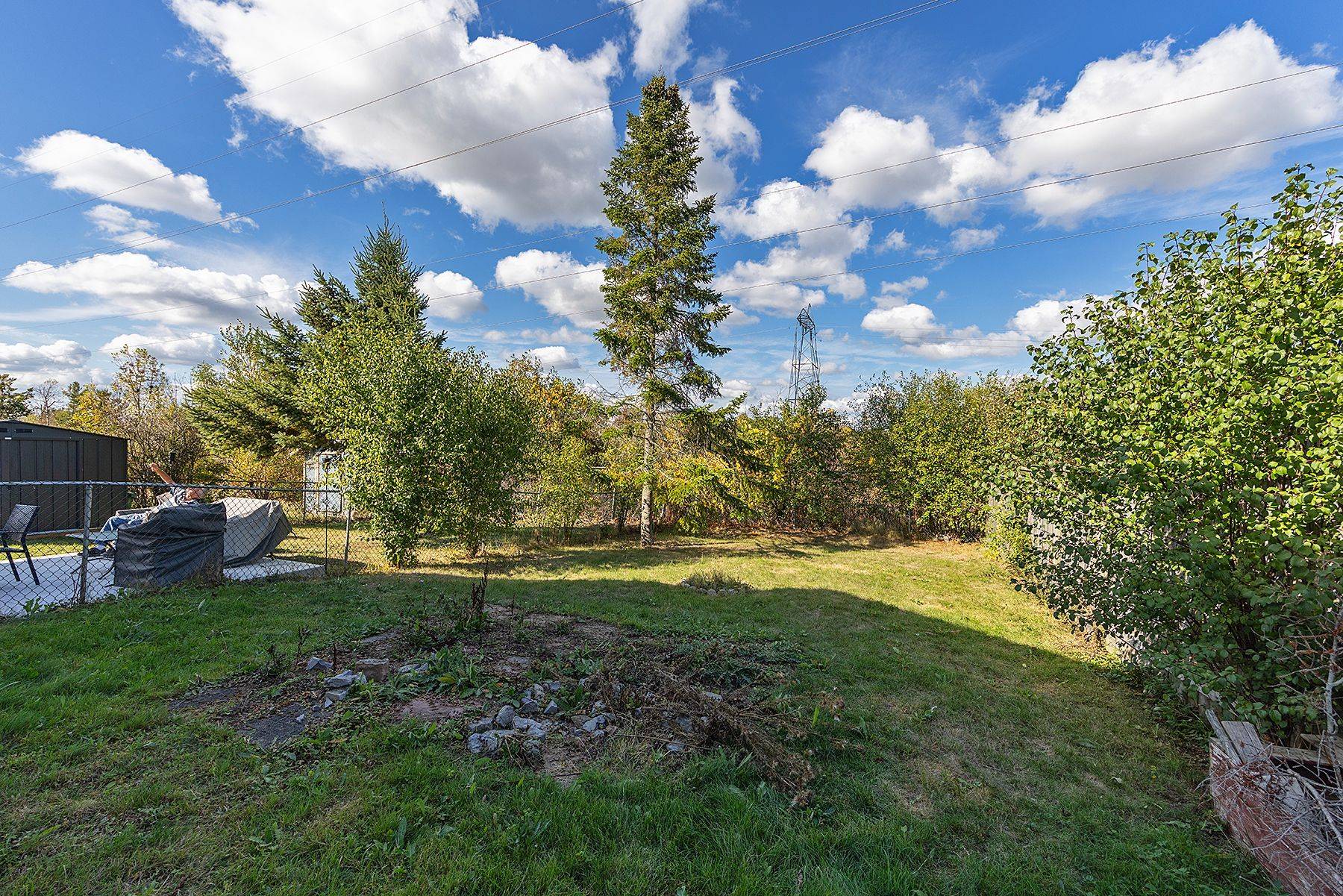 Kingston, ON K7P 0L8,830 Peachwood ST