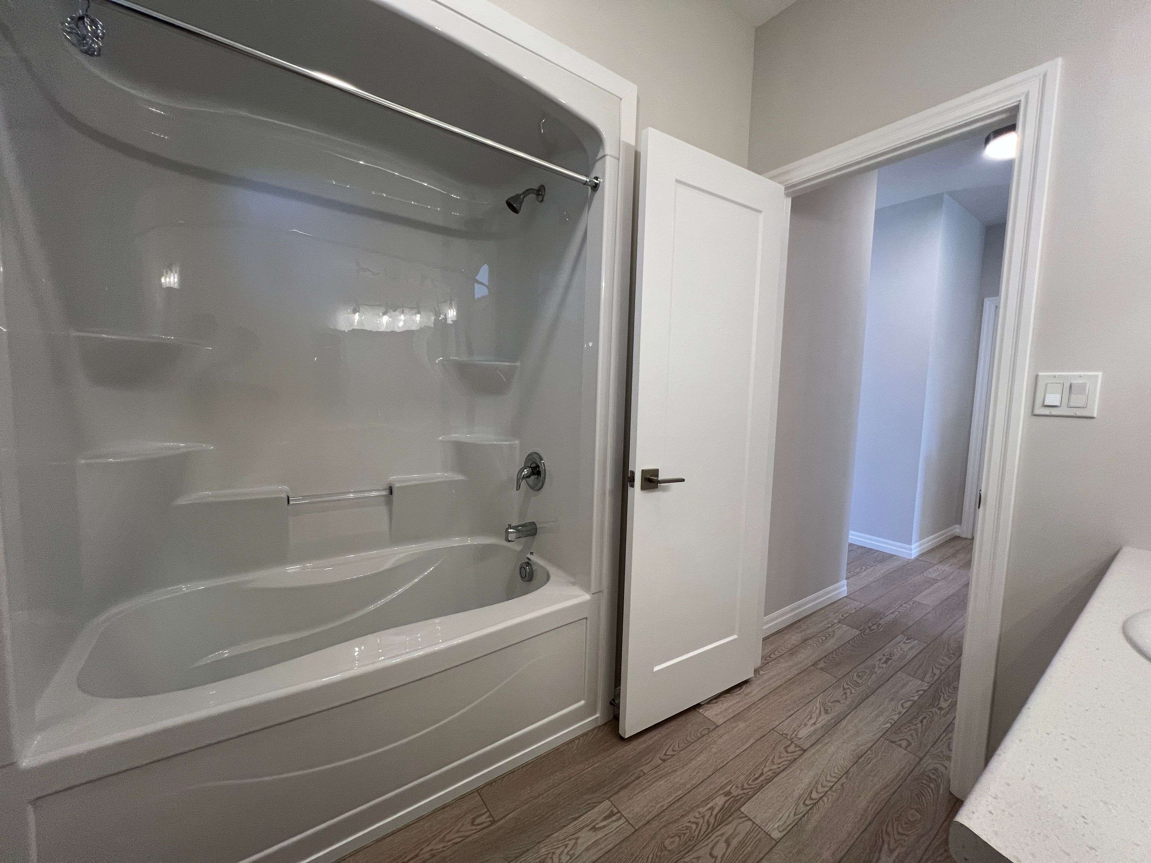 Aylmer, ON N5H 0B9,8 Hemlock CRES