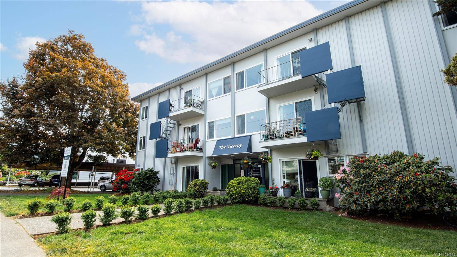 Victoria, BC V8V 3A6,1009 Fairfield Rd