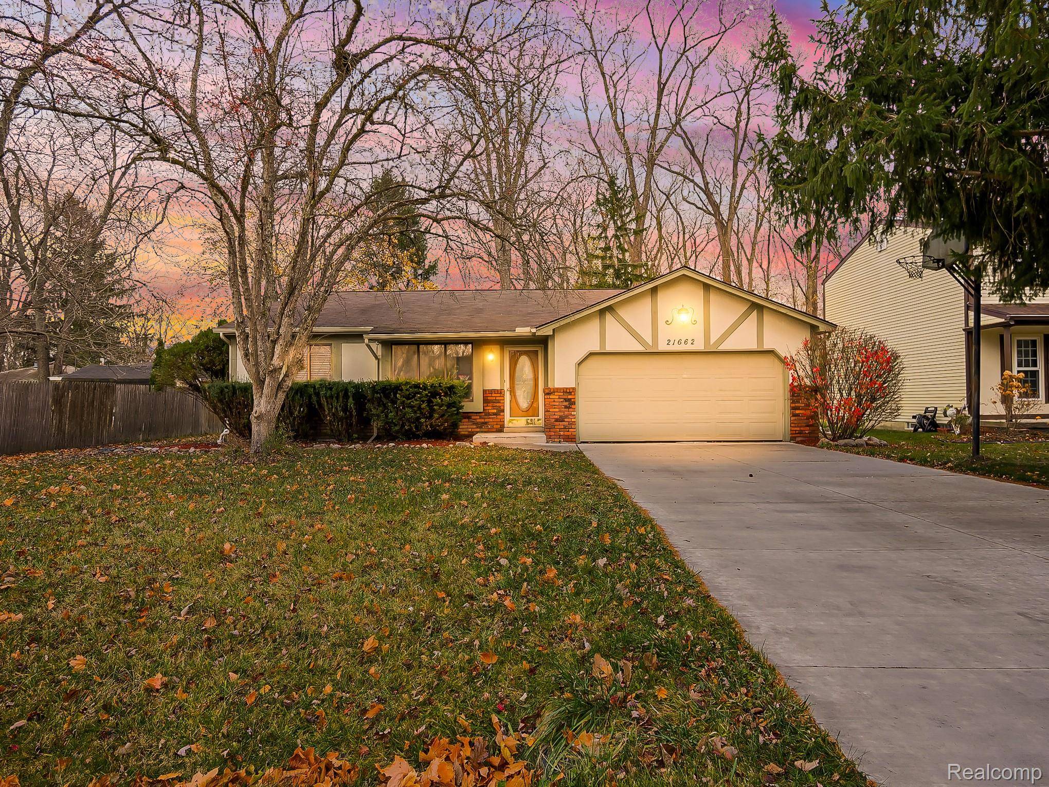 Farmington Hills, MI 48335,21662 Flanders ST