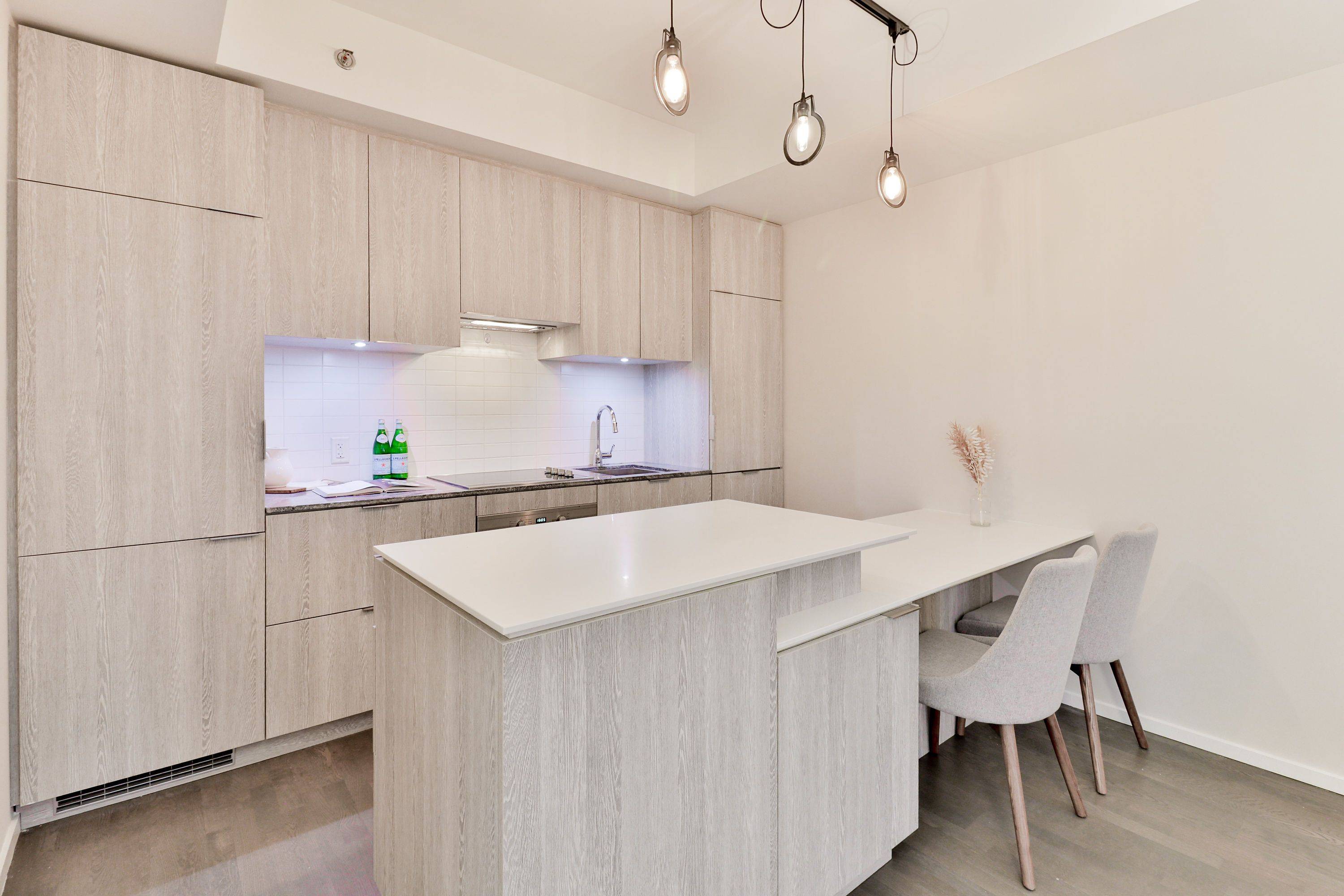 Toronto C01, ON M4Y 0B6,5 St. Joseph ST #3301