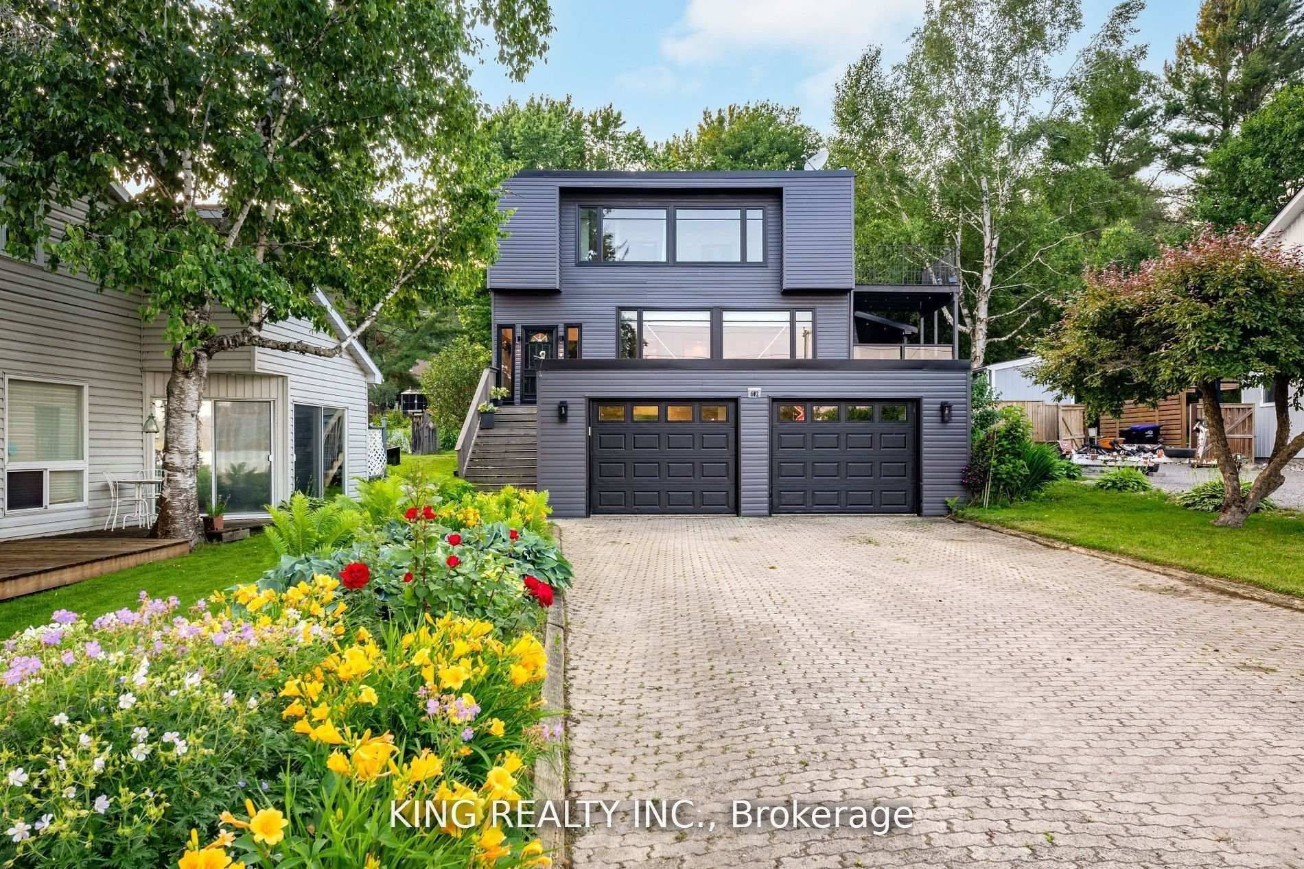 Tiny, ON L9M 0C2,602 CHAMPLAIN RD