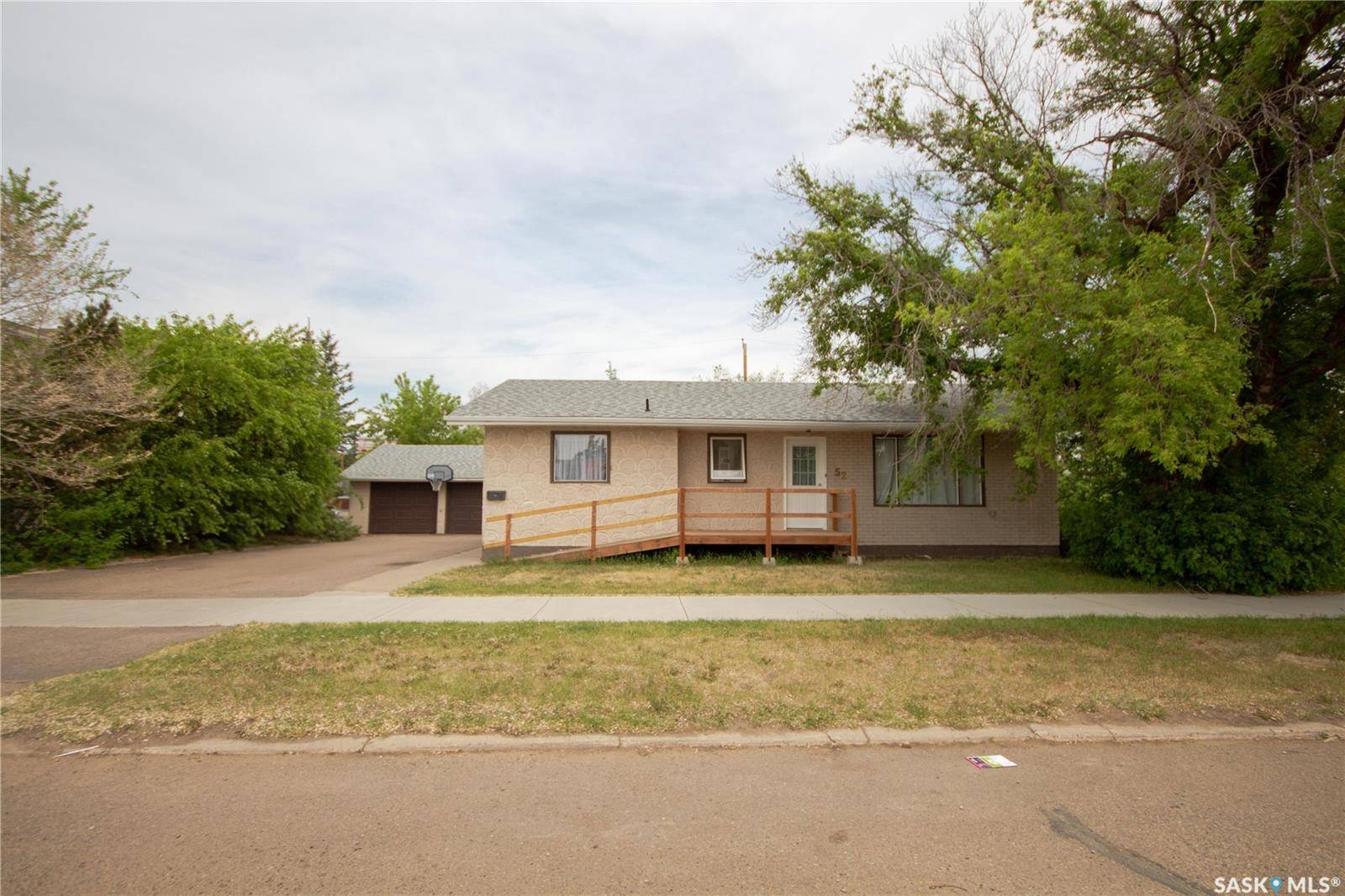 Battleford, SK S0M 0E0,52 22nd STREET