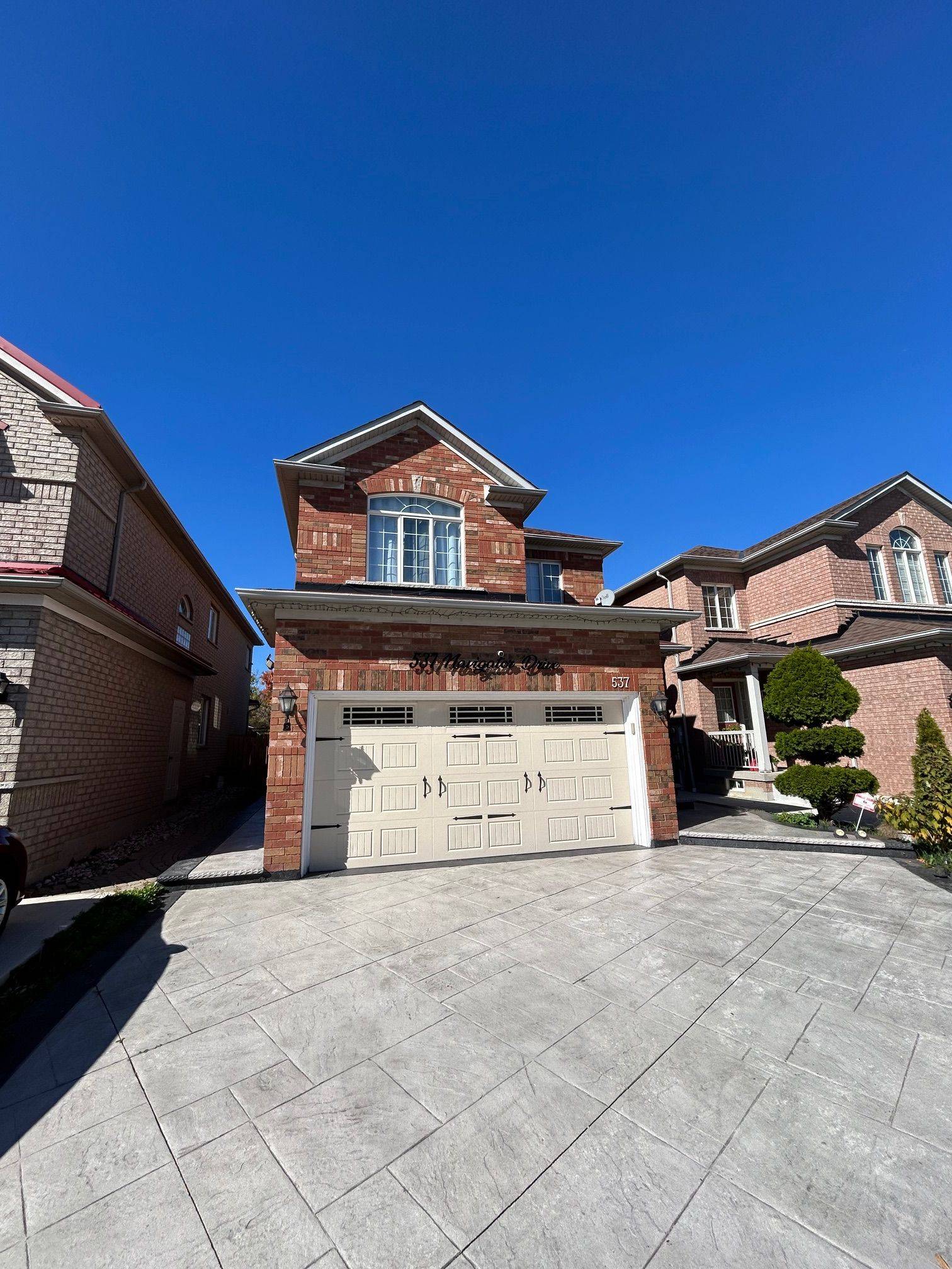 Mississauga, ON L5W 1P5,537 Navigator DR #Basement