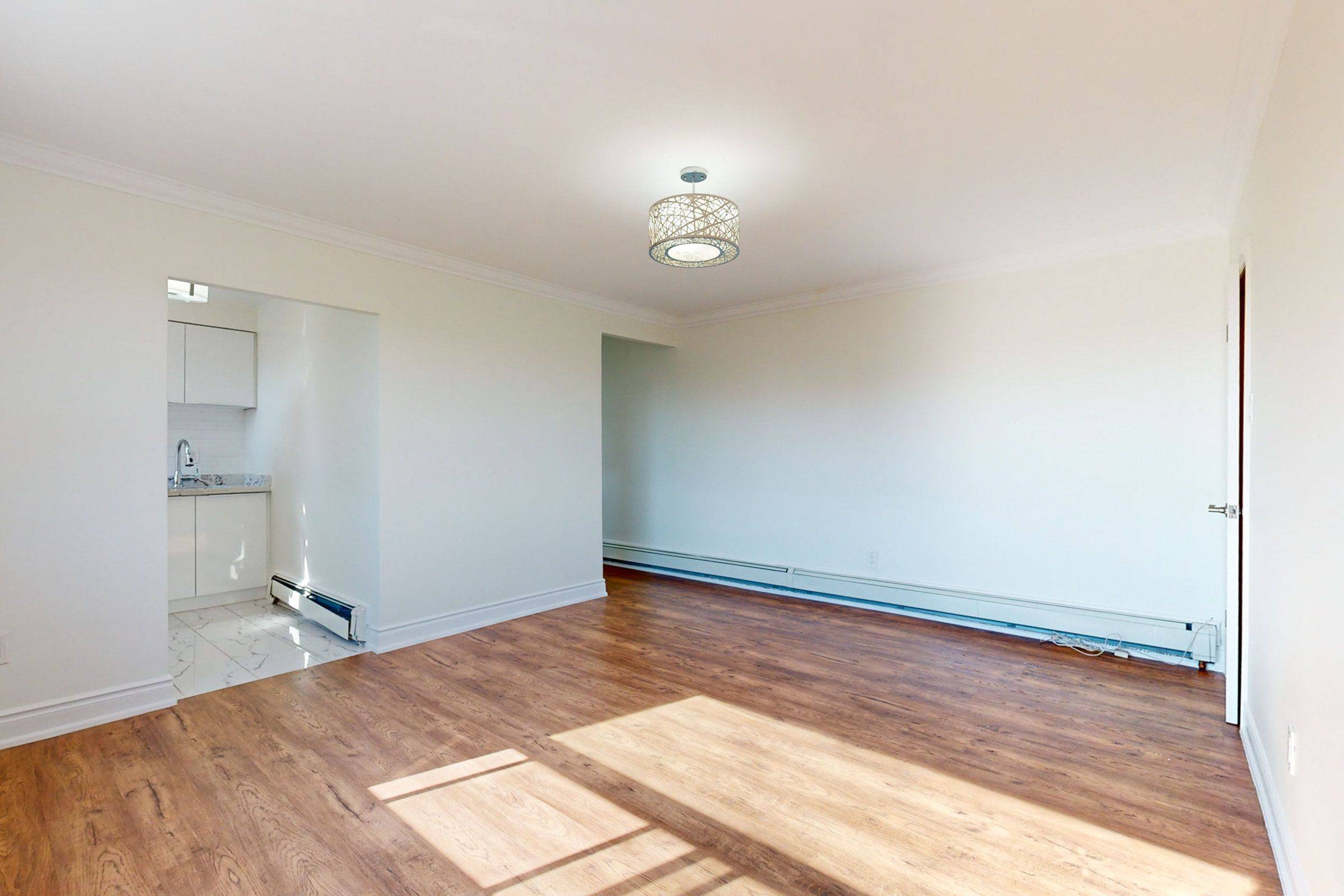 Toronto W06, ON M8W 1N5,3503A Lake Shore BLVD W #3