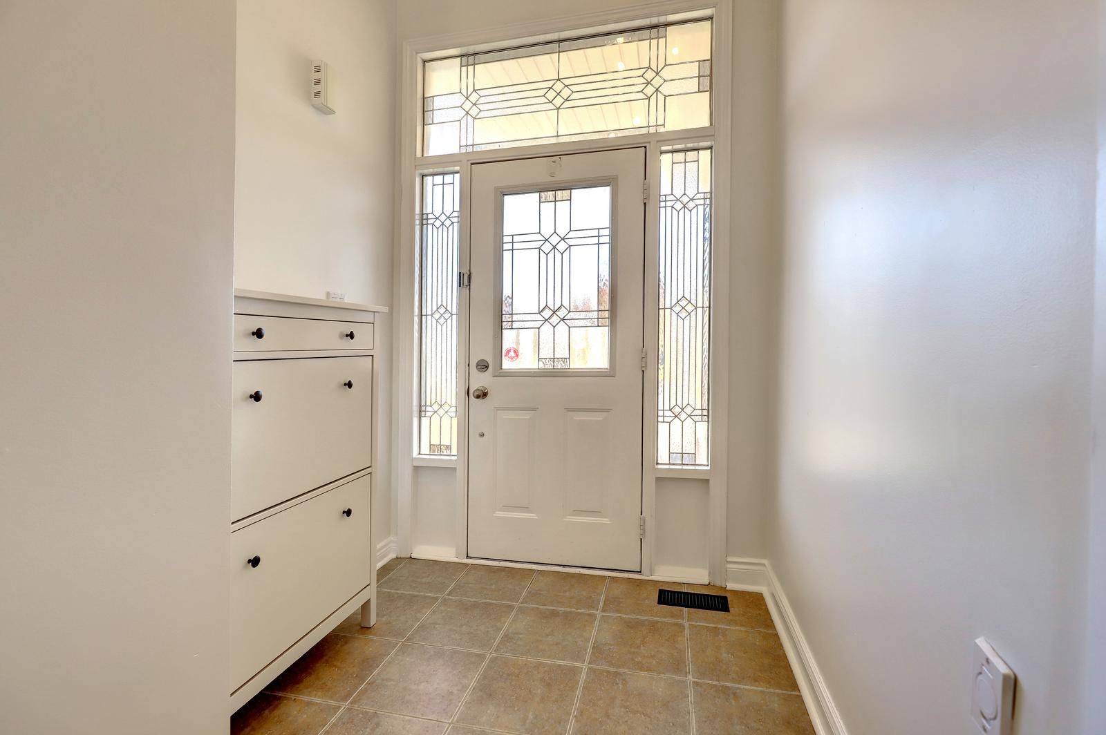 Halton Hills, ON L7G 6N5,64 Meadowlark DR