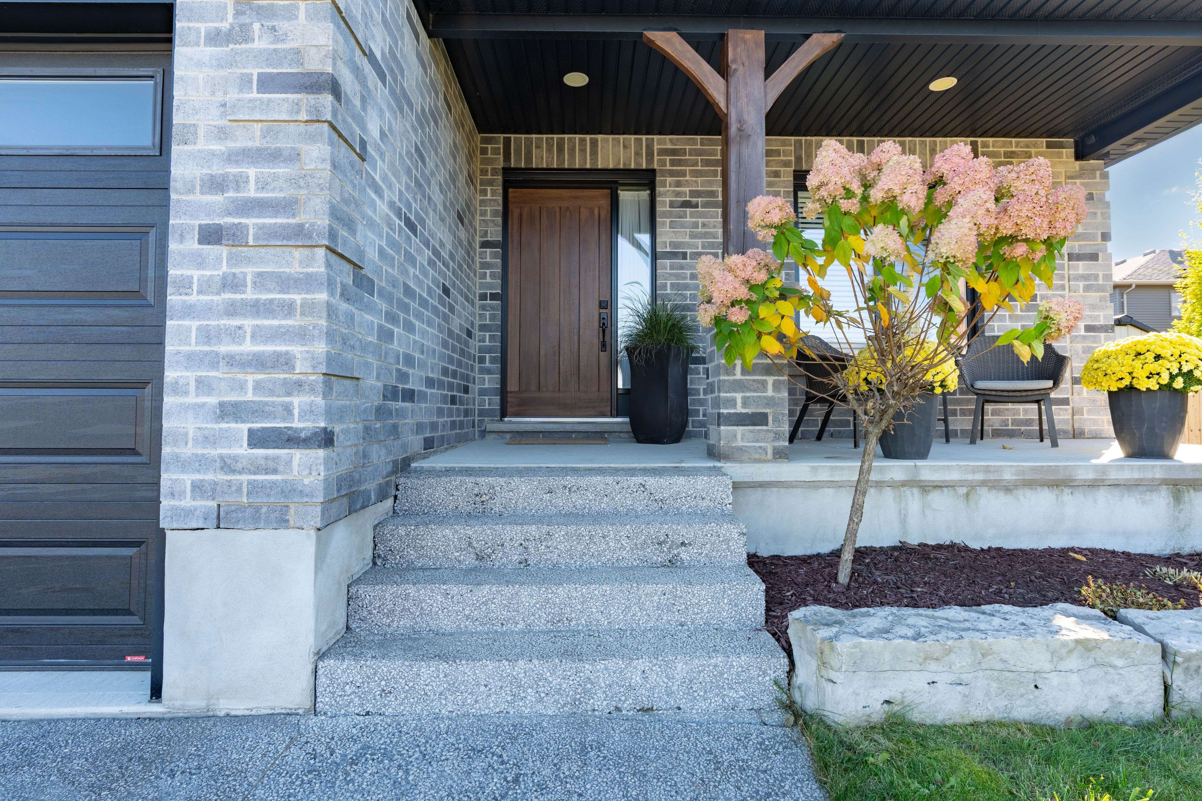 Lucan Biddulph, ON N0M 2J0,191 GILMOUR DR