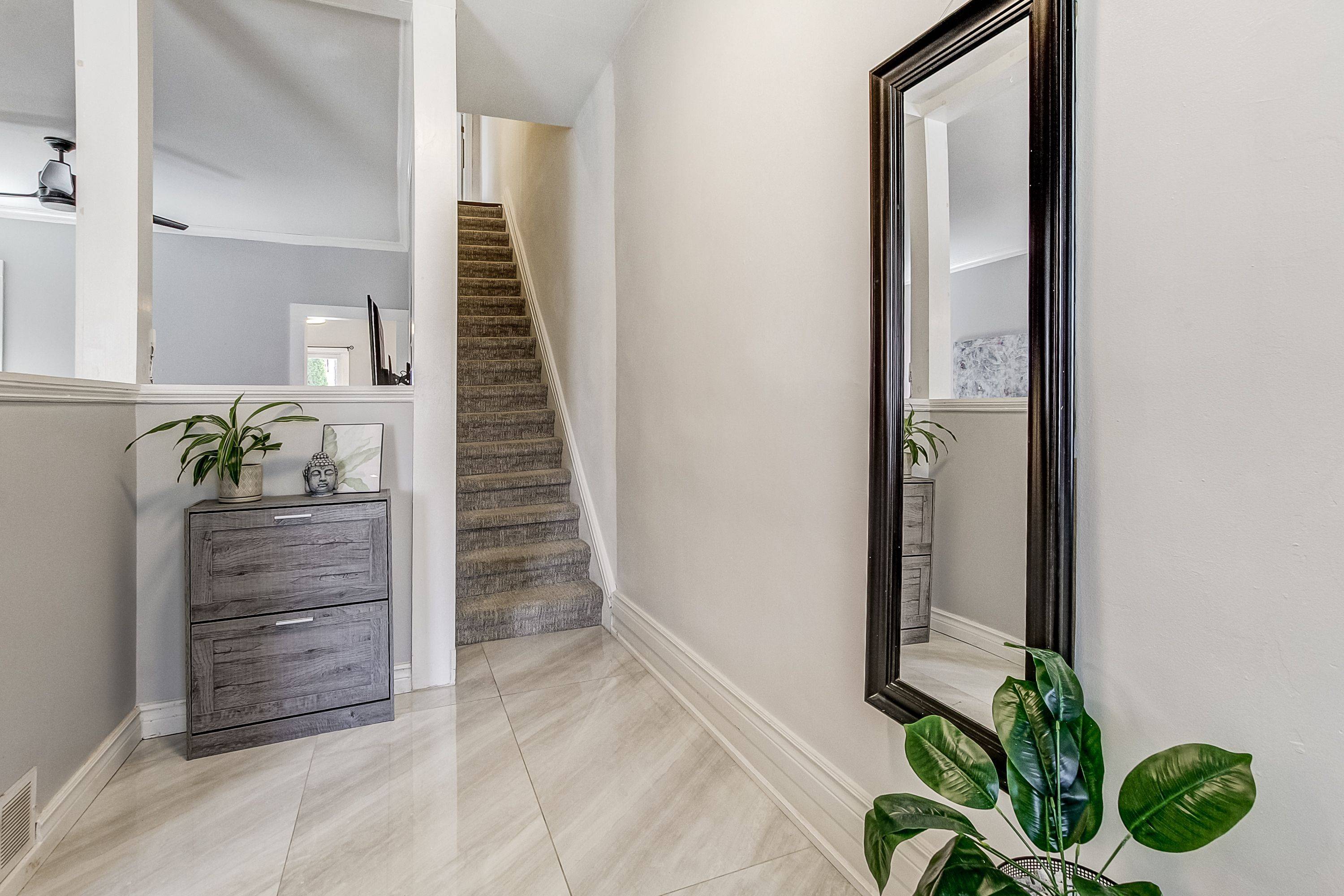 Hamilton, ON L8L 2M3,38 Rosemont AVE