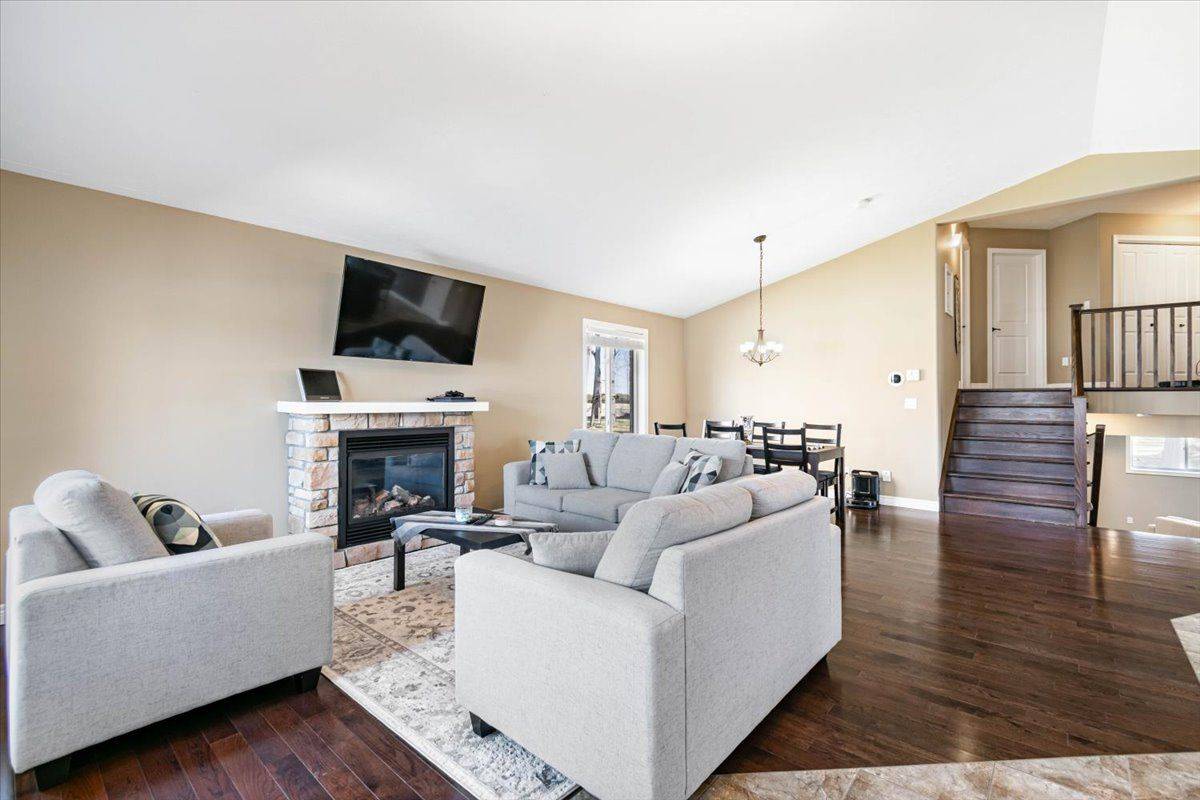 Norfolk, ON N4B 2W5,56 Wintergreen CRES