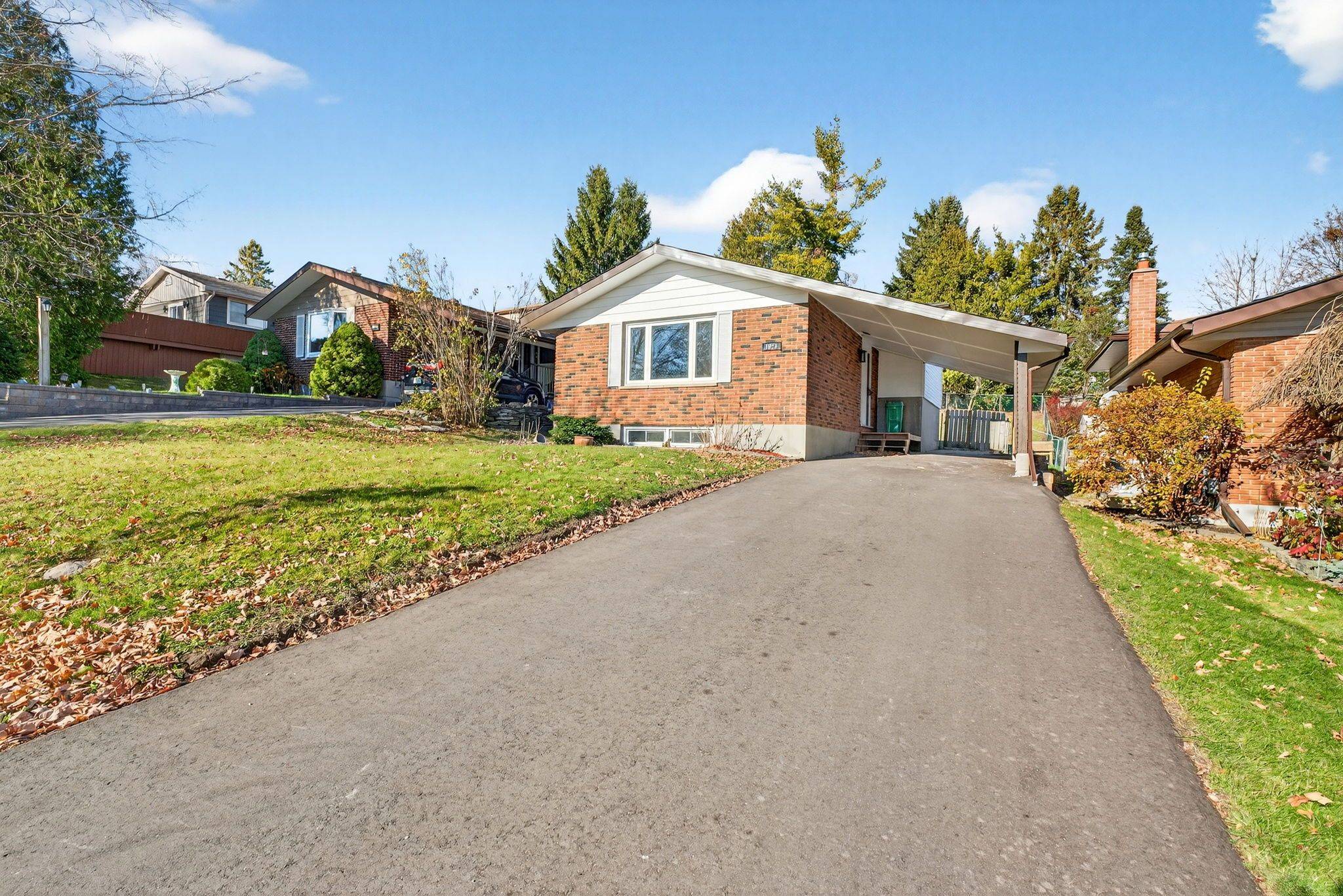 Peterborough, ON K9K 1A8,1628 Cherryhill RD