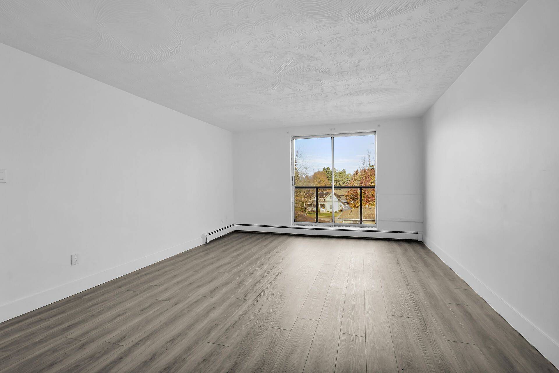 Strathroy-caradoc, ON N7G 2B2,294 Saulsbury ST #309