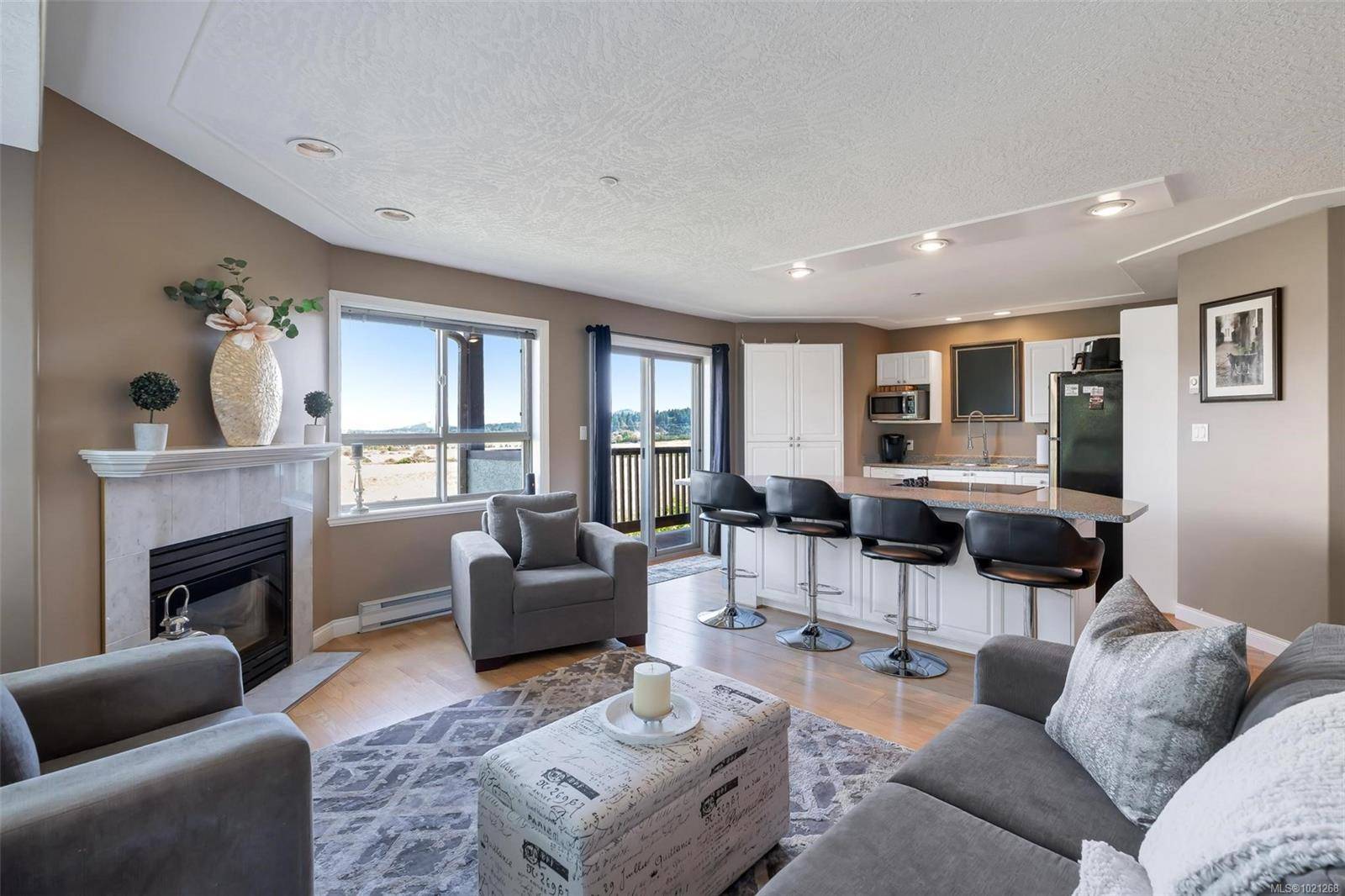 Central Saanich, BC V8M 2B4,7847 East Saanich Rd #10