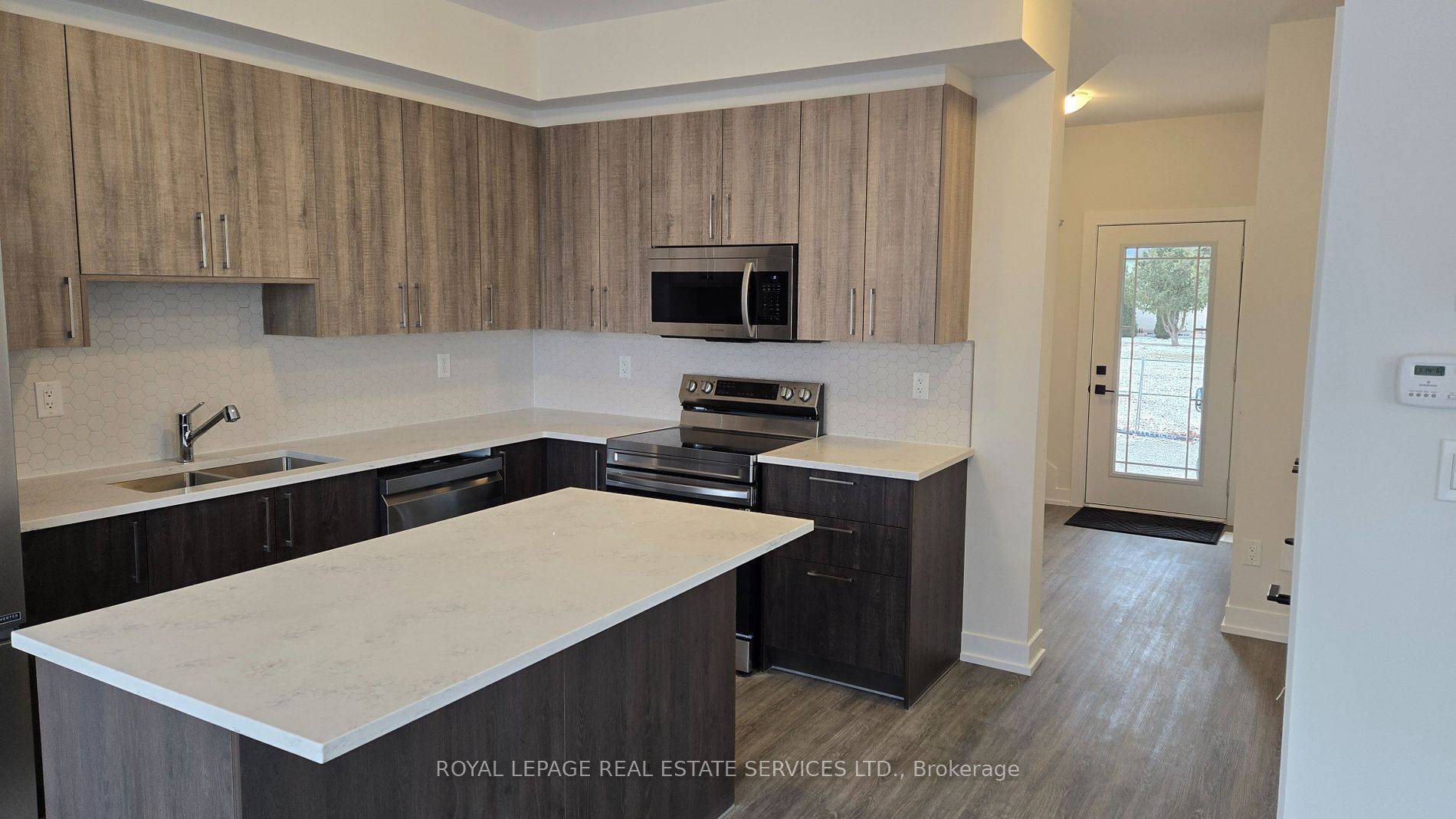 Niagara Falls, ON L2E 6S5,6894 Garner RD #4