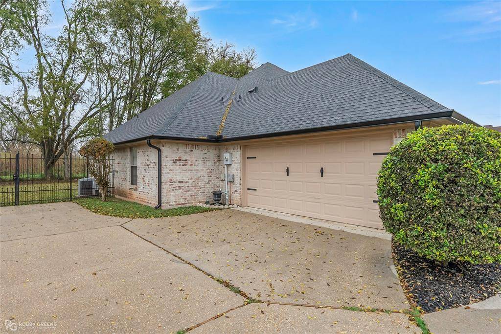 Bossier City, LA 71111,1817 Castlewood Drive