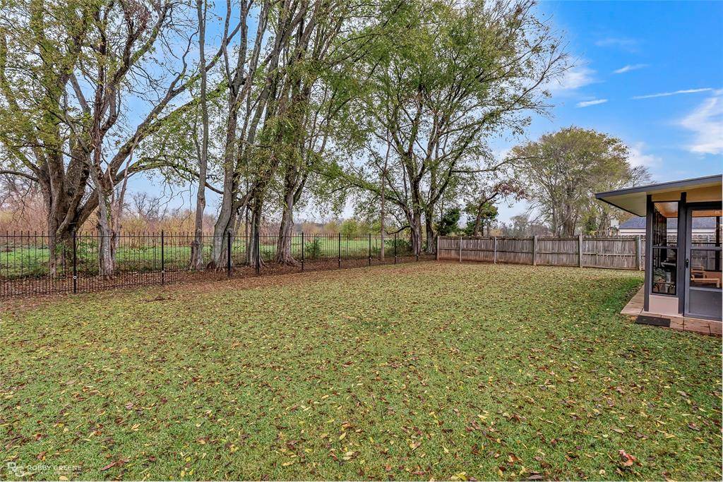 Bossier City, LA 71111,1817 Castlewood Drive