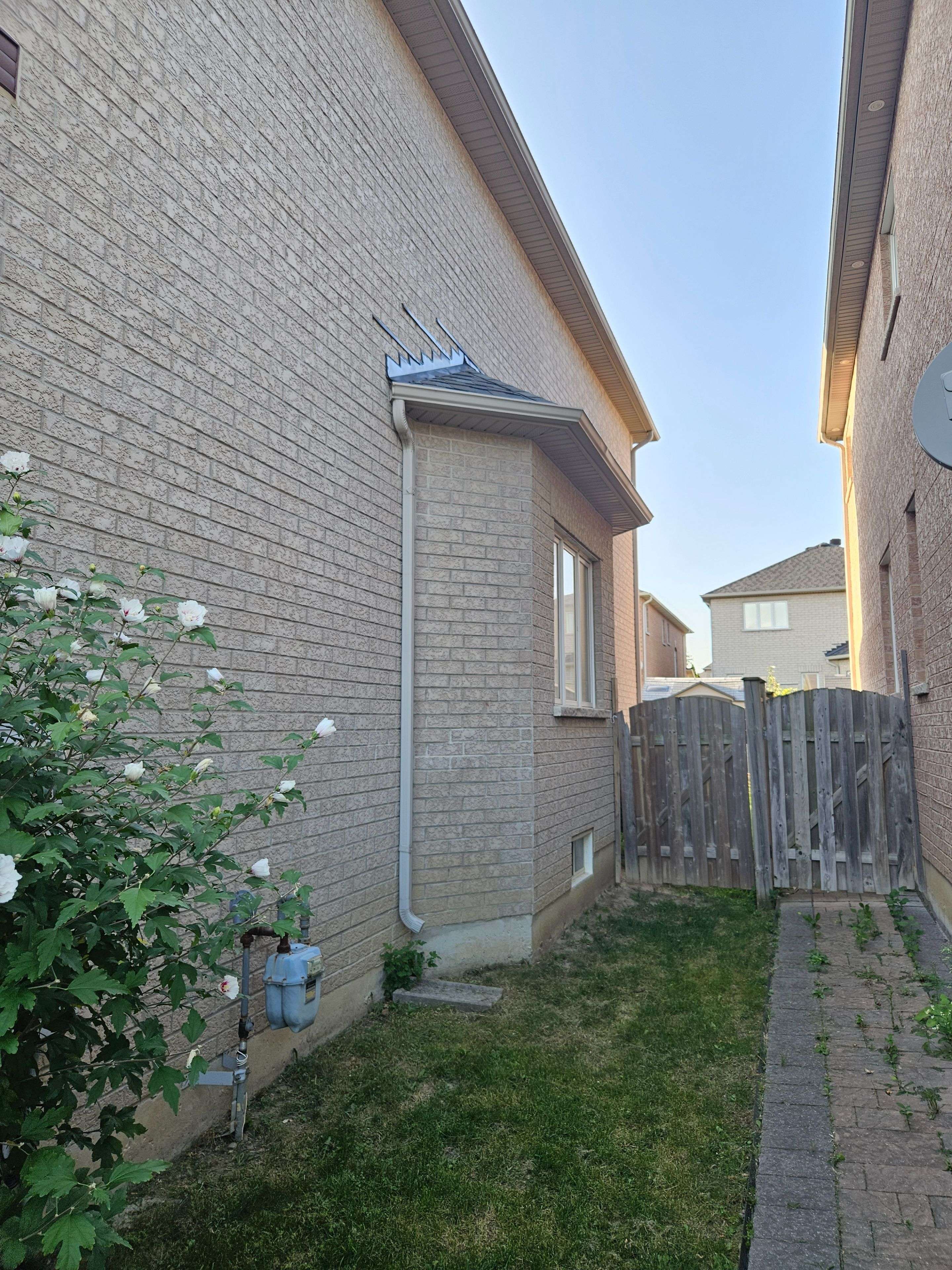 Markham, ON L6B 0M2,34 Terrance DR