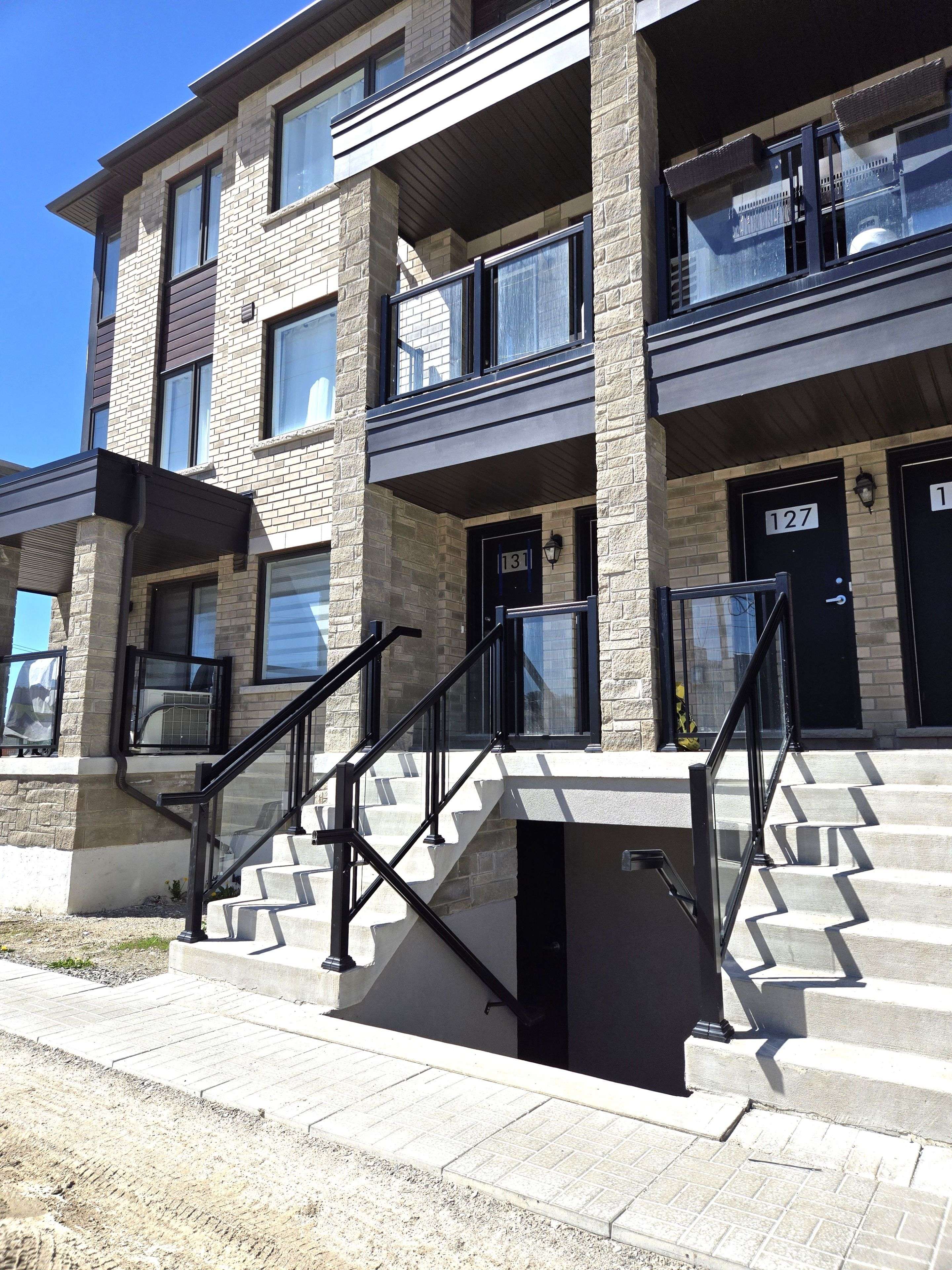 Barrie, ON L9J 0P1,131 Appletree LN