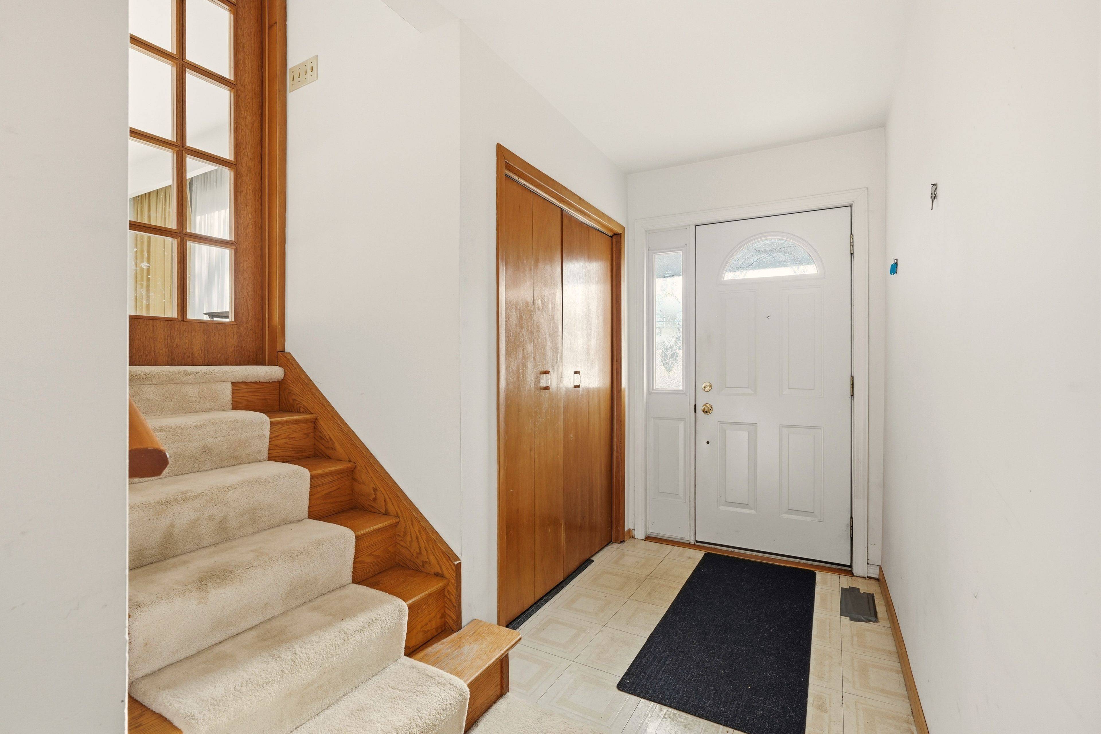 Barrie, ON L4M 2Z7,48 Cundles RD E