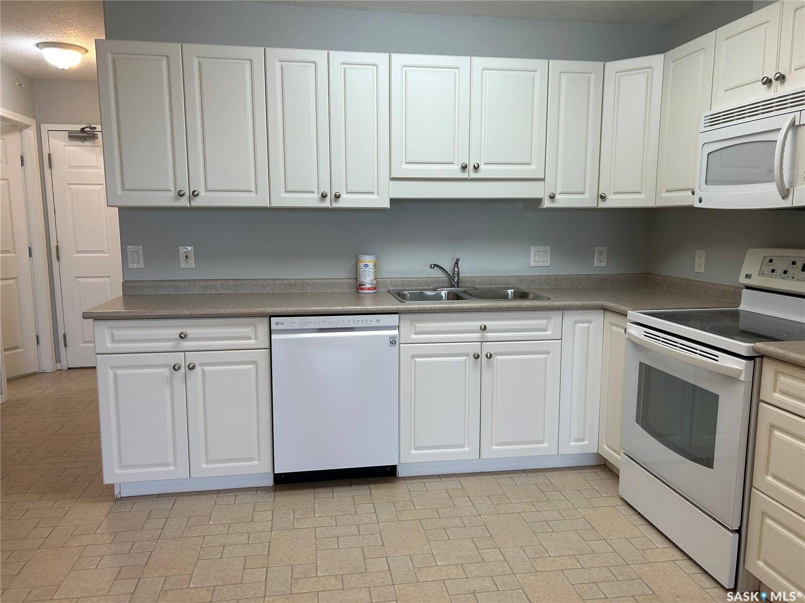 Estevan, SK S4A 2B7,701 Henry STREET #405