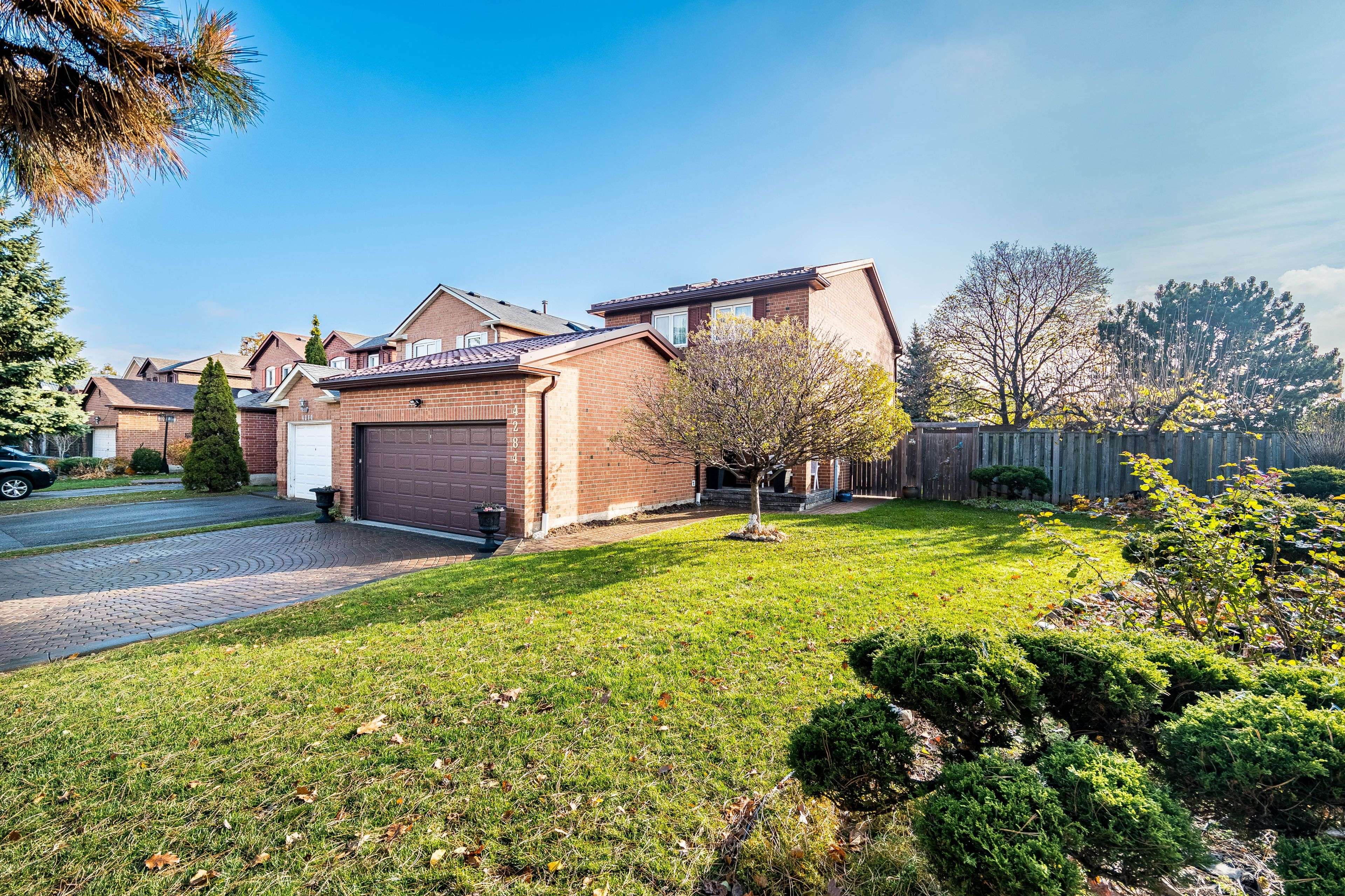 Mississauga, ON L5L 3M9,4284 SAWMILL VALLEY DR