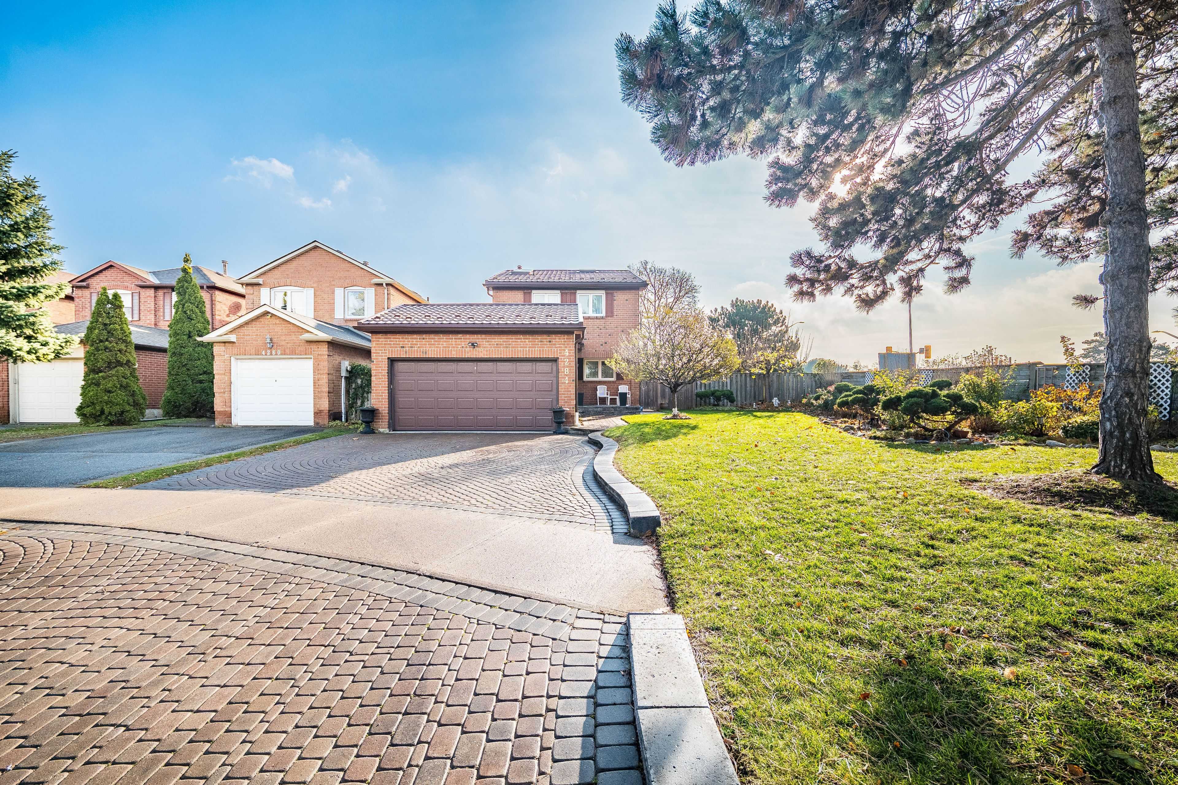 Mississauga, ON L5L 3M9,4284 SAWMILL VALLEY DR