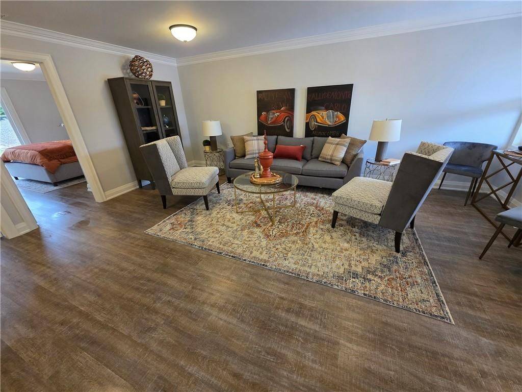 Hamilton, ON L9B 1T8,40 Szollosy CIR