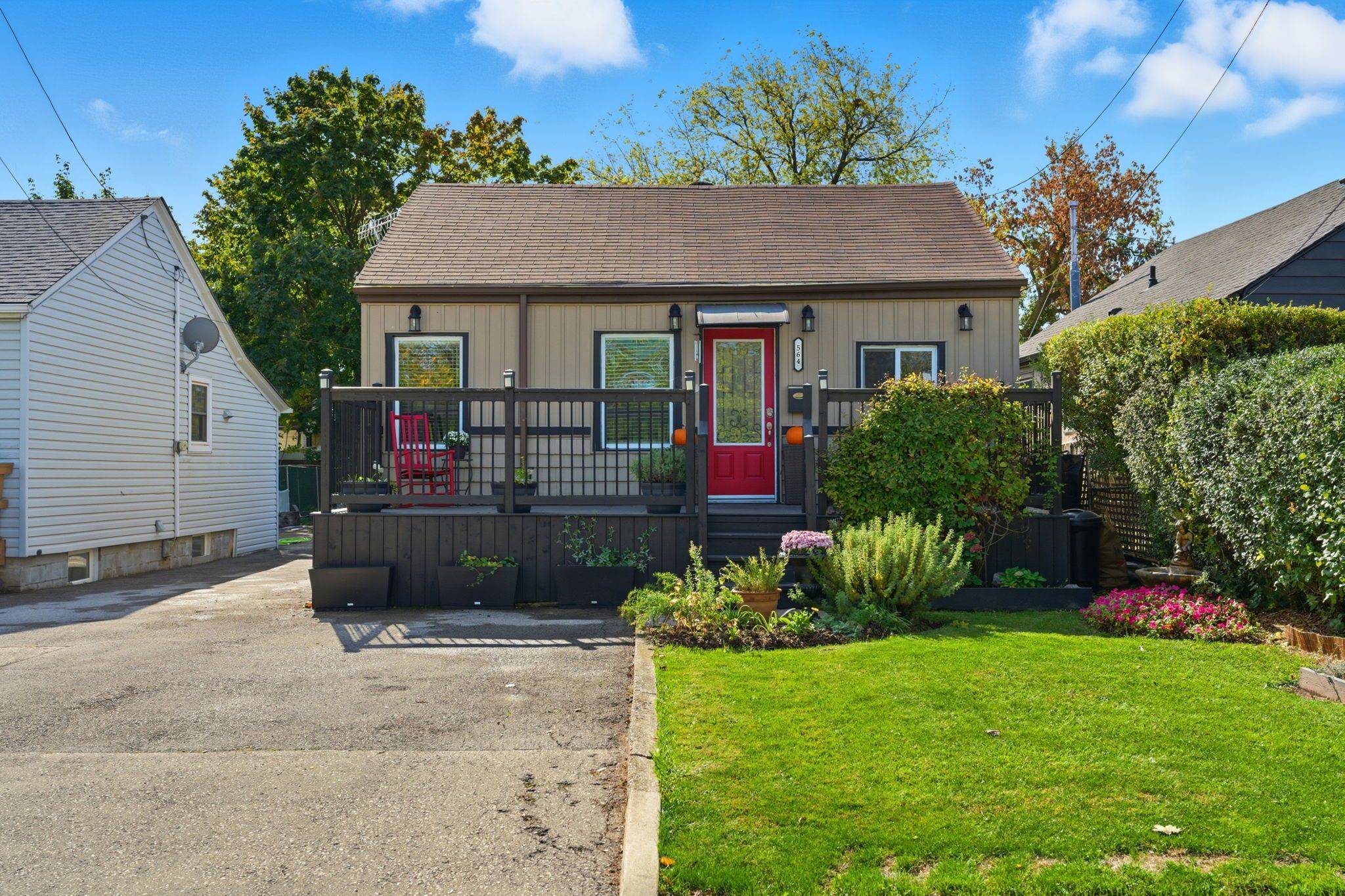 Hamilton, ON L8H 3E7,564 Walmer RD