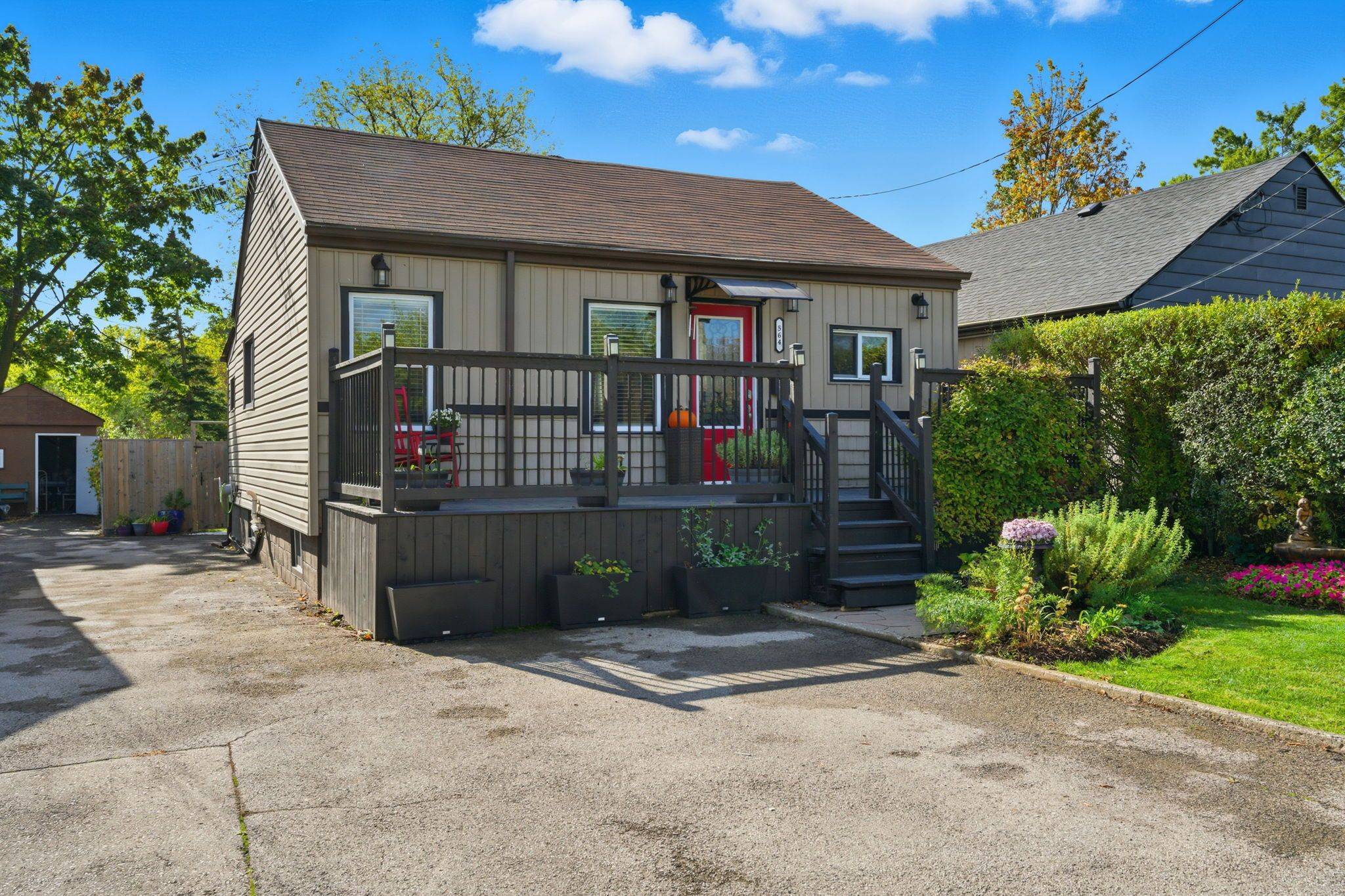 Hamilton, ON L8H 3E7,564 Walmer RD