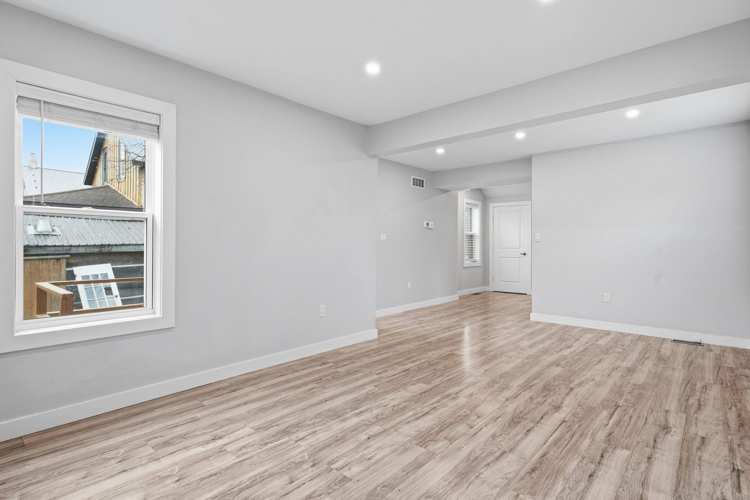 Hanover, ON N4N 1S9,475 11th ST