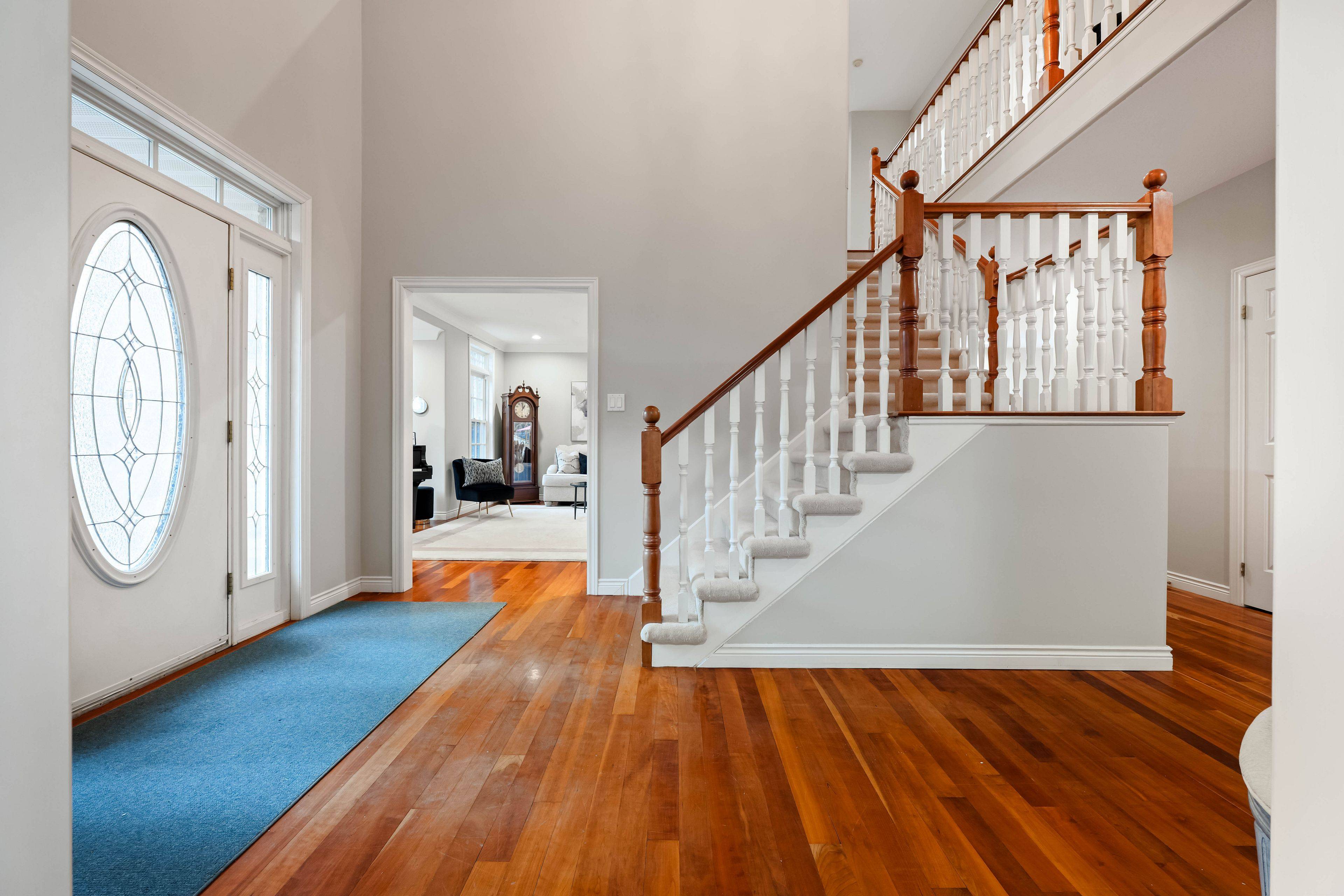 Mono, ON L9W 4A8,7 Ironwood CT