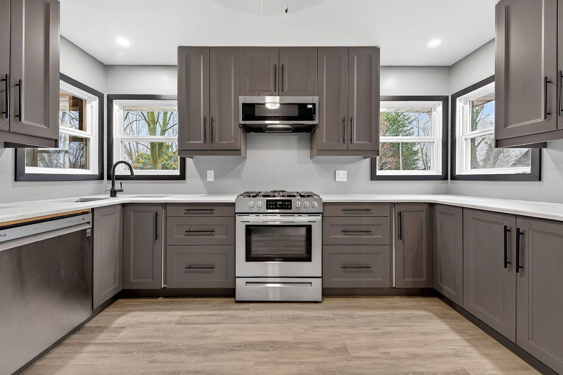 Wainfleet, ON N0A 1K0,44090 HENDERSHOT RD