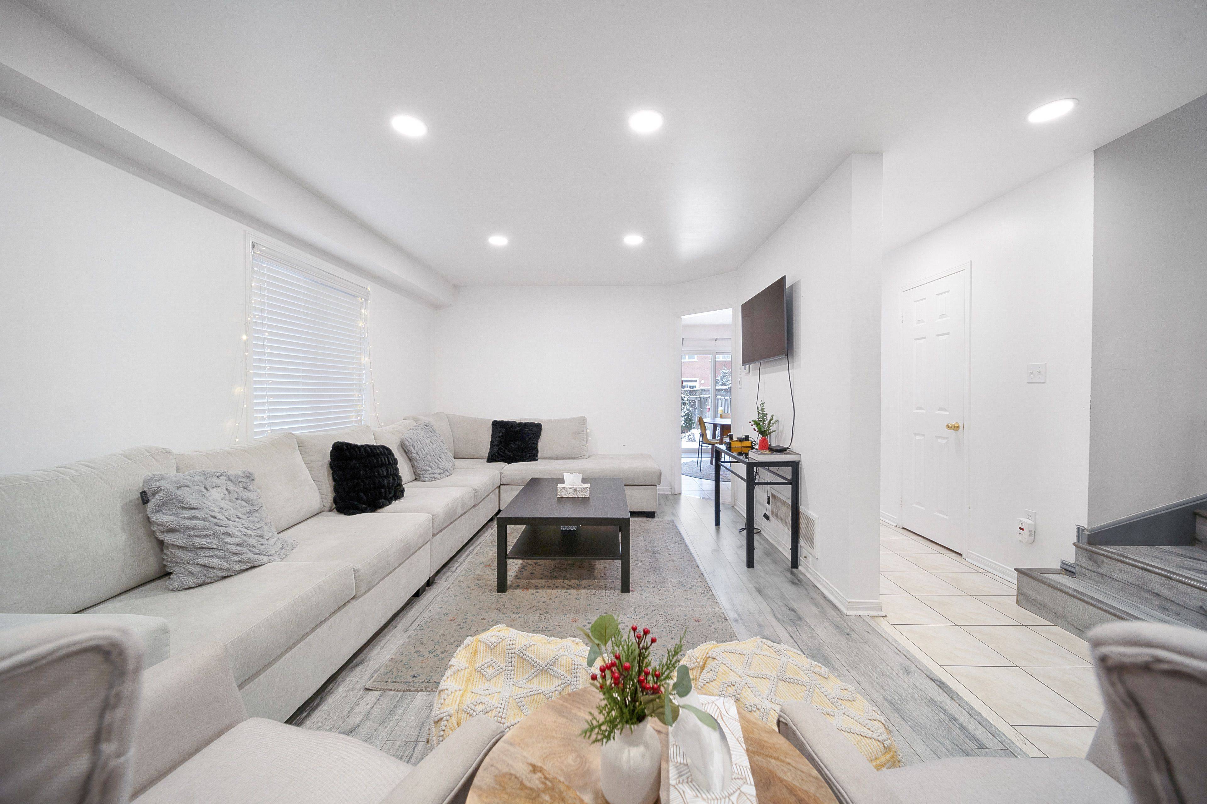 Mississauga, ON L5M 7T7,3314 Flagstone DR