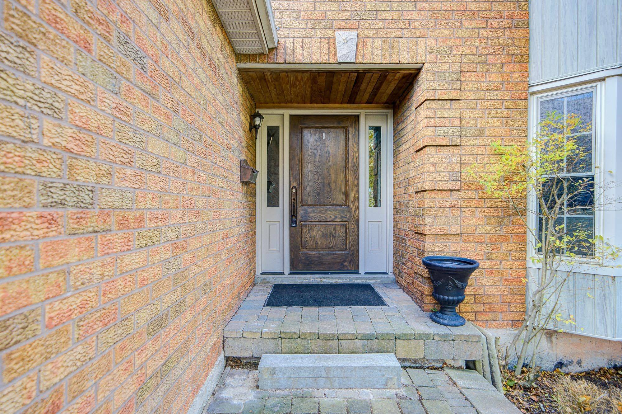 1124 Creekside DR, Oakville, ON L6H 4Z5