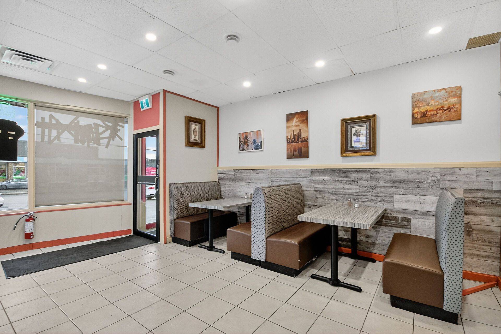 Overbrook - Castleheights And Area, ON K1K 1G5,425 MCARTHUR RD