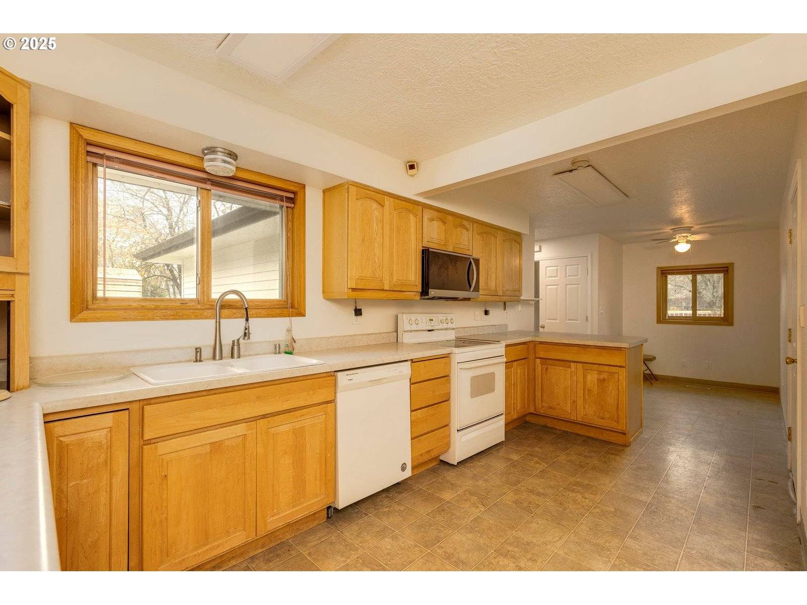 Portland, OR 97233,1117 SE 135TH AVE