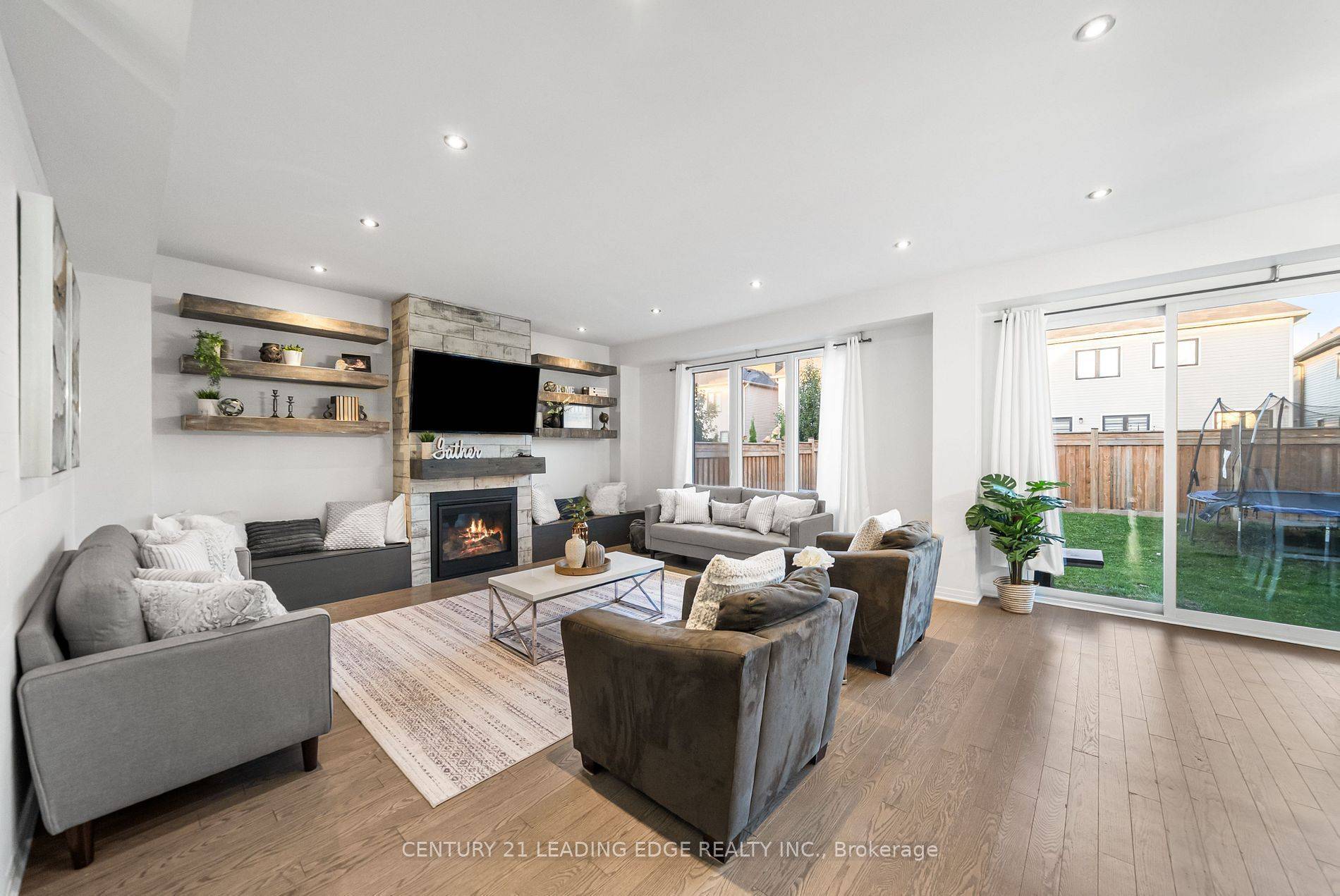 Clarington, ON L1C 4A7,15 Larkin LN