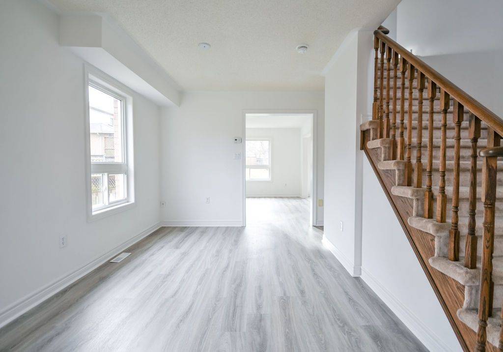 Barrie, ON L4N 5R2,5 Peter ST