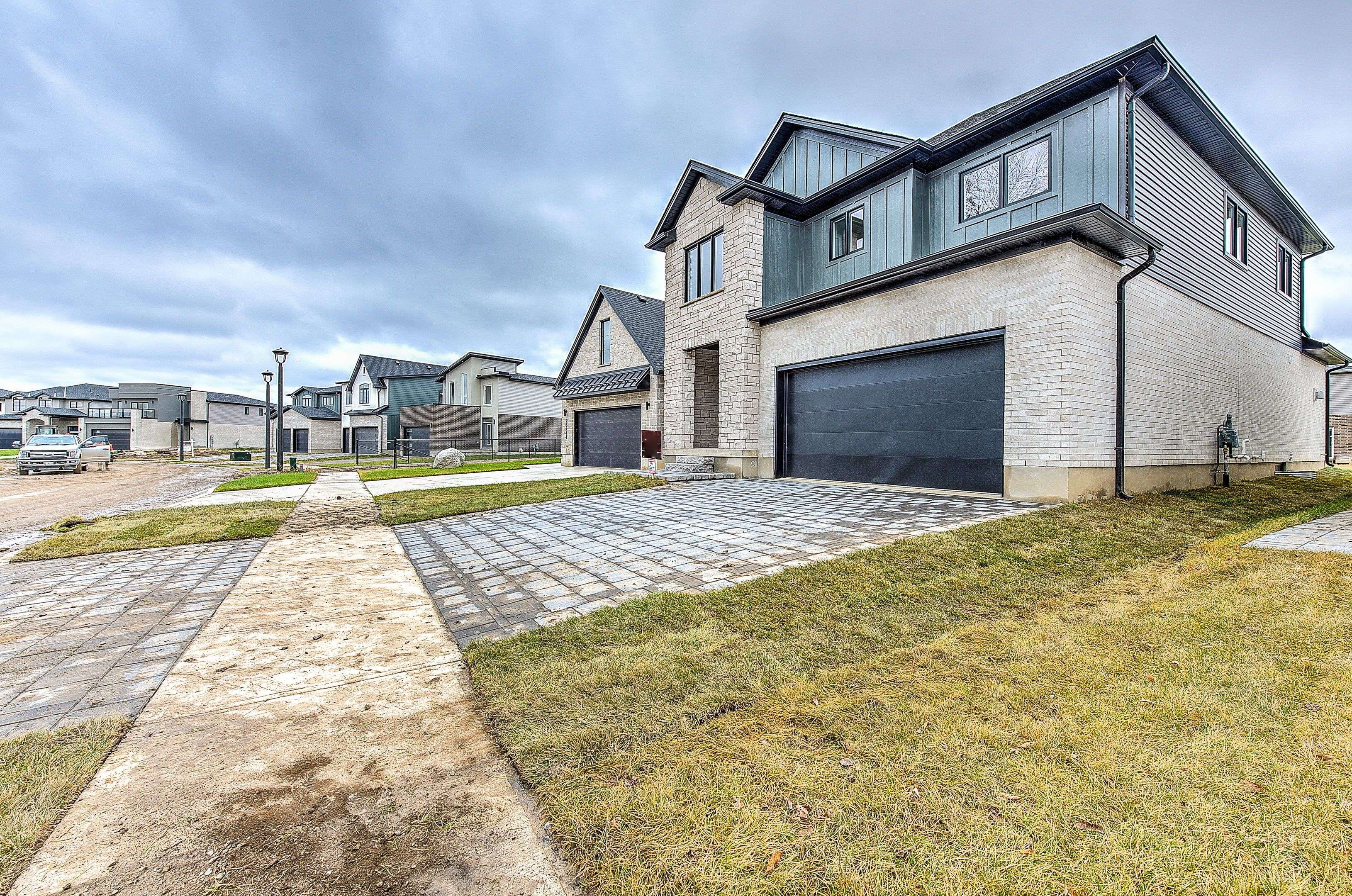 London North, ON N6G 3X3,2228 Saddlerock AVE