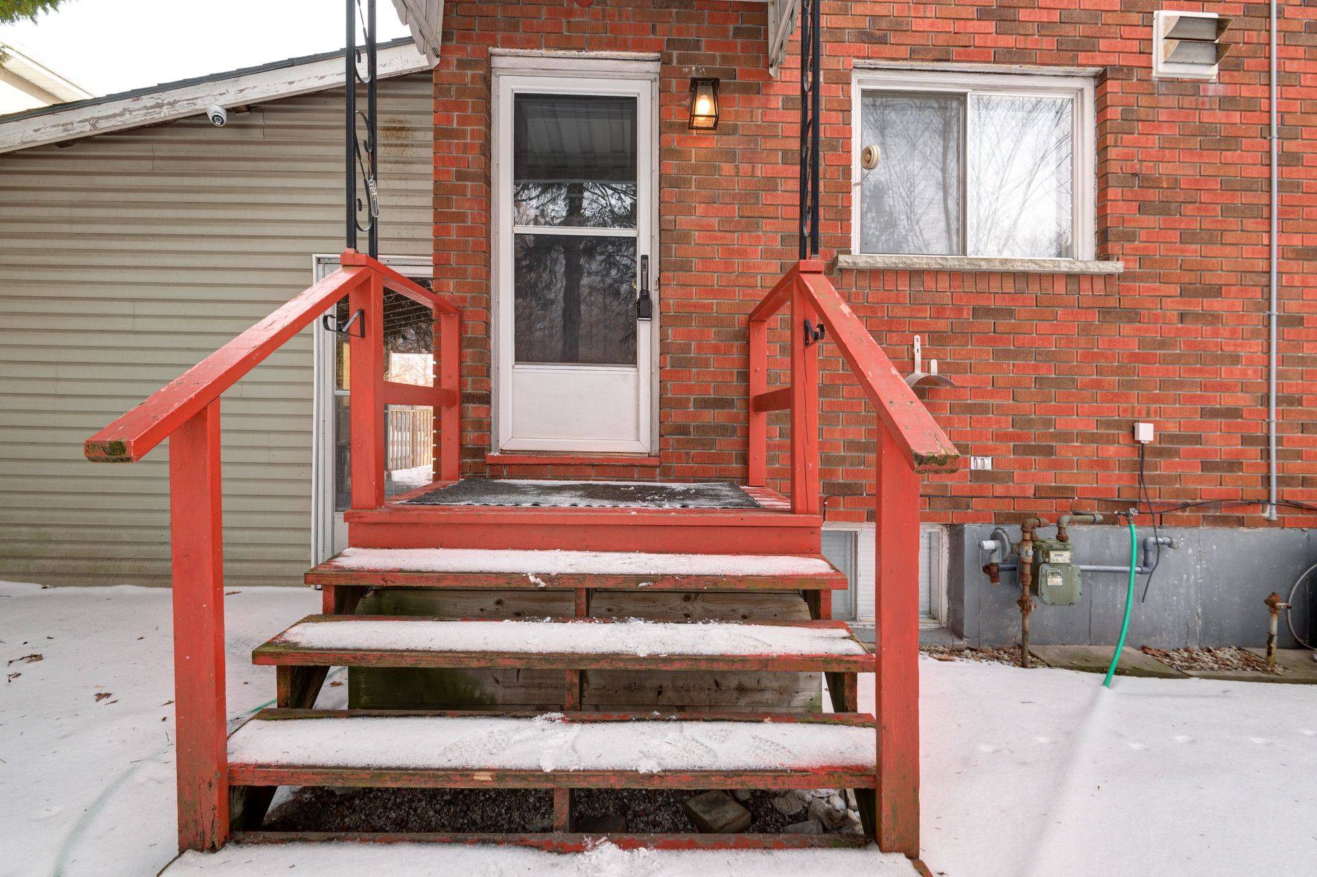 Brantford, ON N3T 3Z6,22 St James ST #Unit C