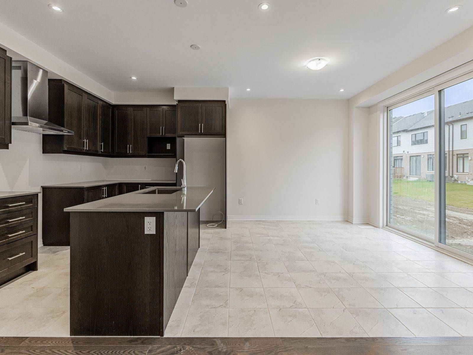 Hamilton, ON L0R 1C0,127 Soules SQ